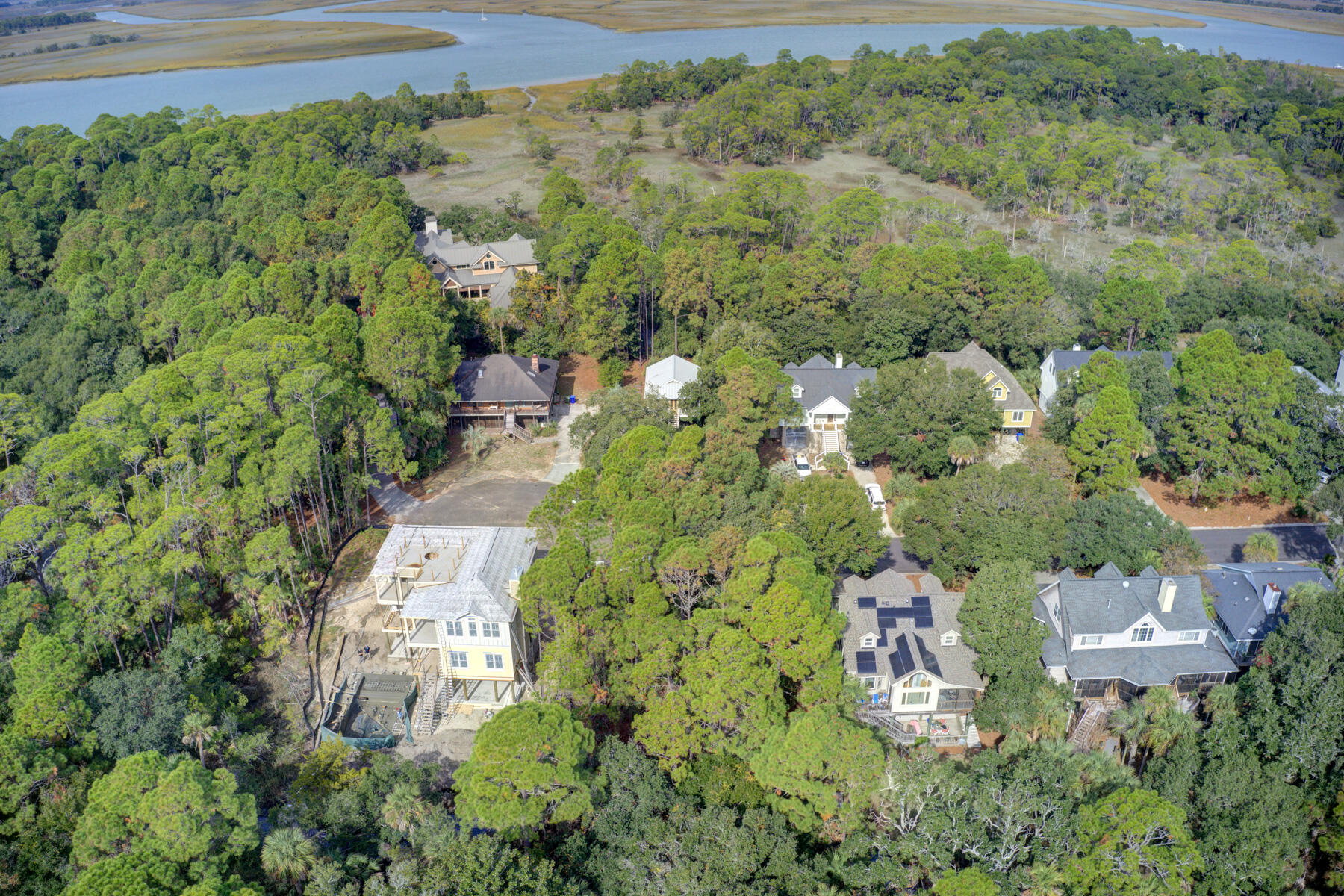 615 W Beach Court