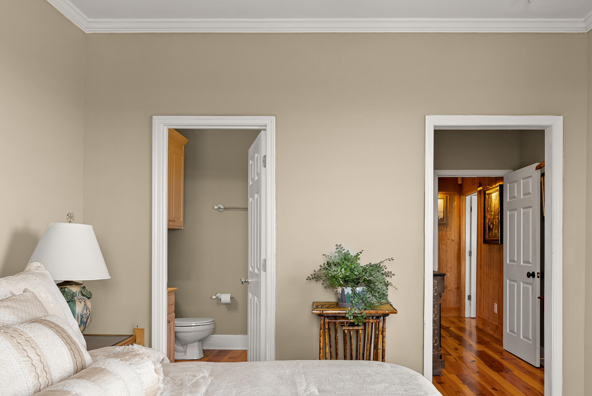 1024 W Ashley Avenue