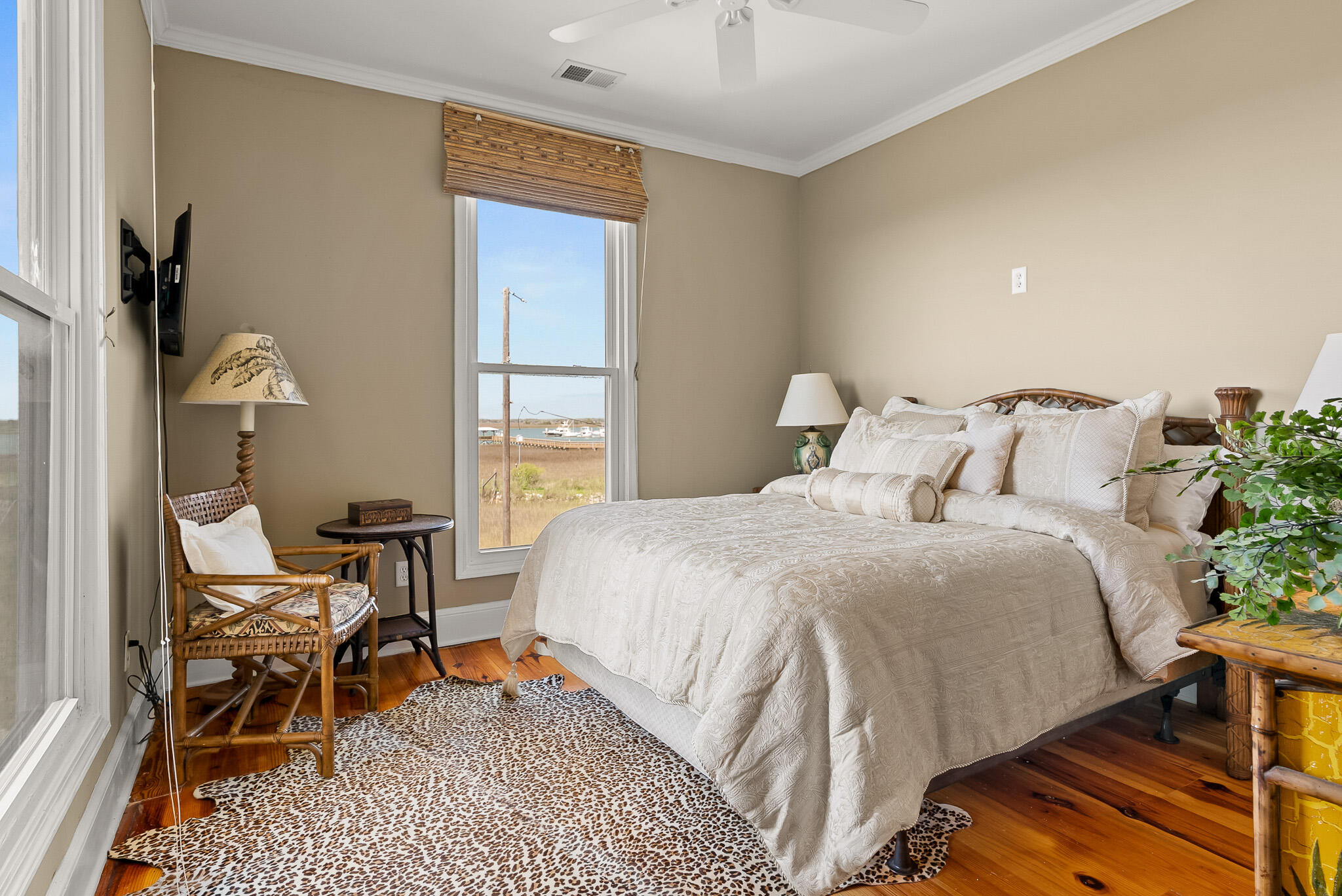 1024 W Ashley Avenue