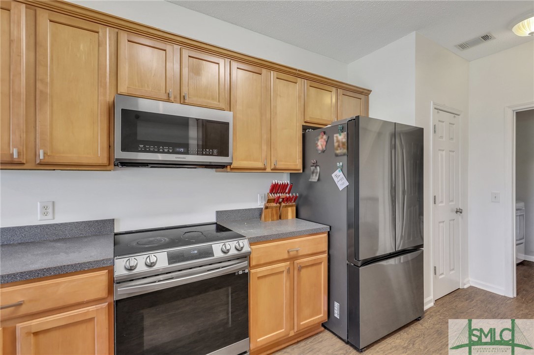 425 Stonebridge Circle