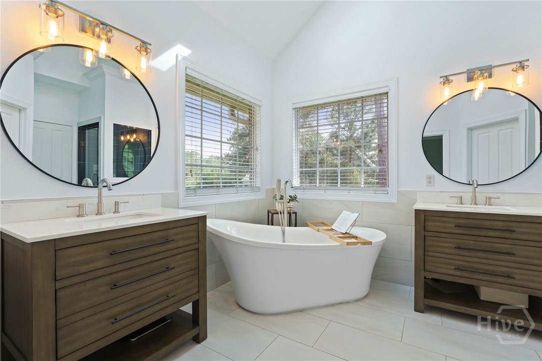 113 Demeries Lake Lane