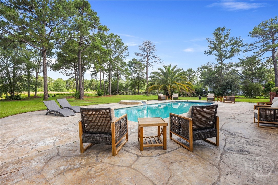 113 Demeries Lake Lane