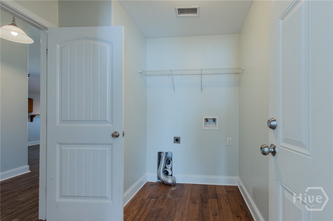 109 Knotty Pine Circle