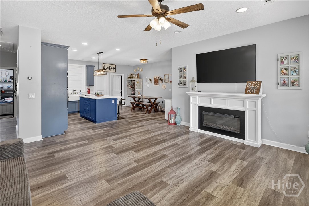 125 Robin Road