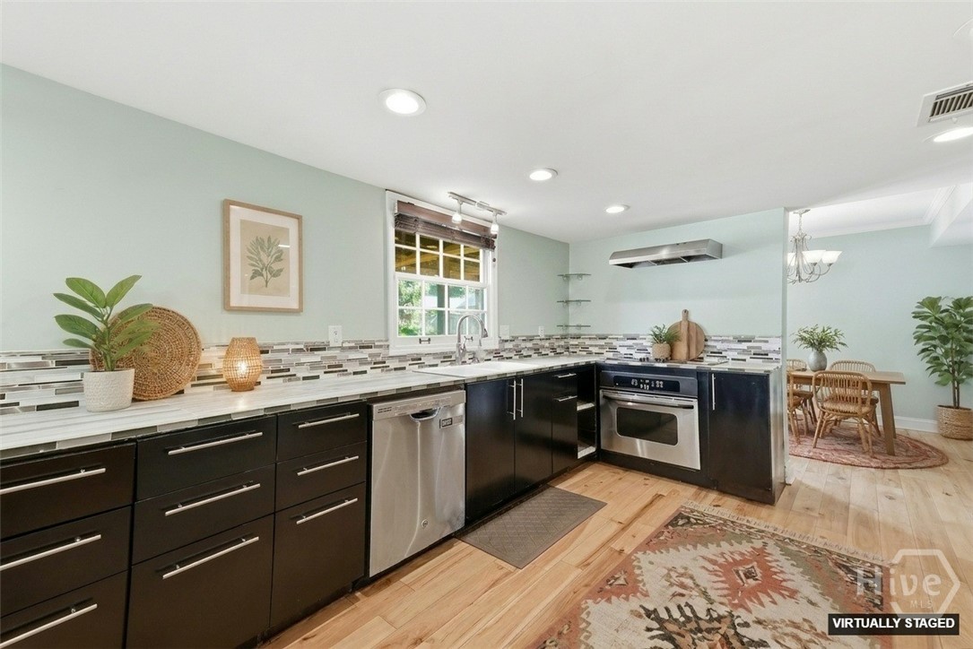 312 Sandy Springs Road