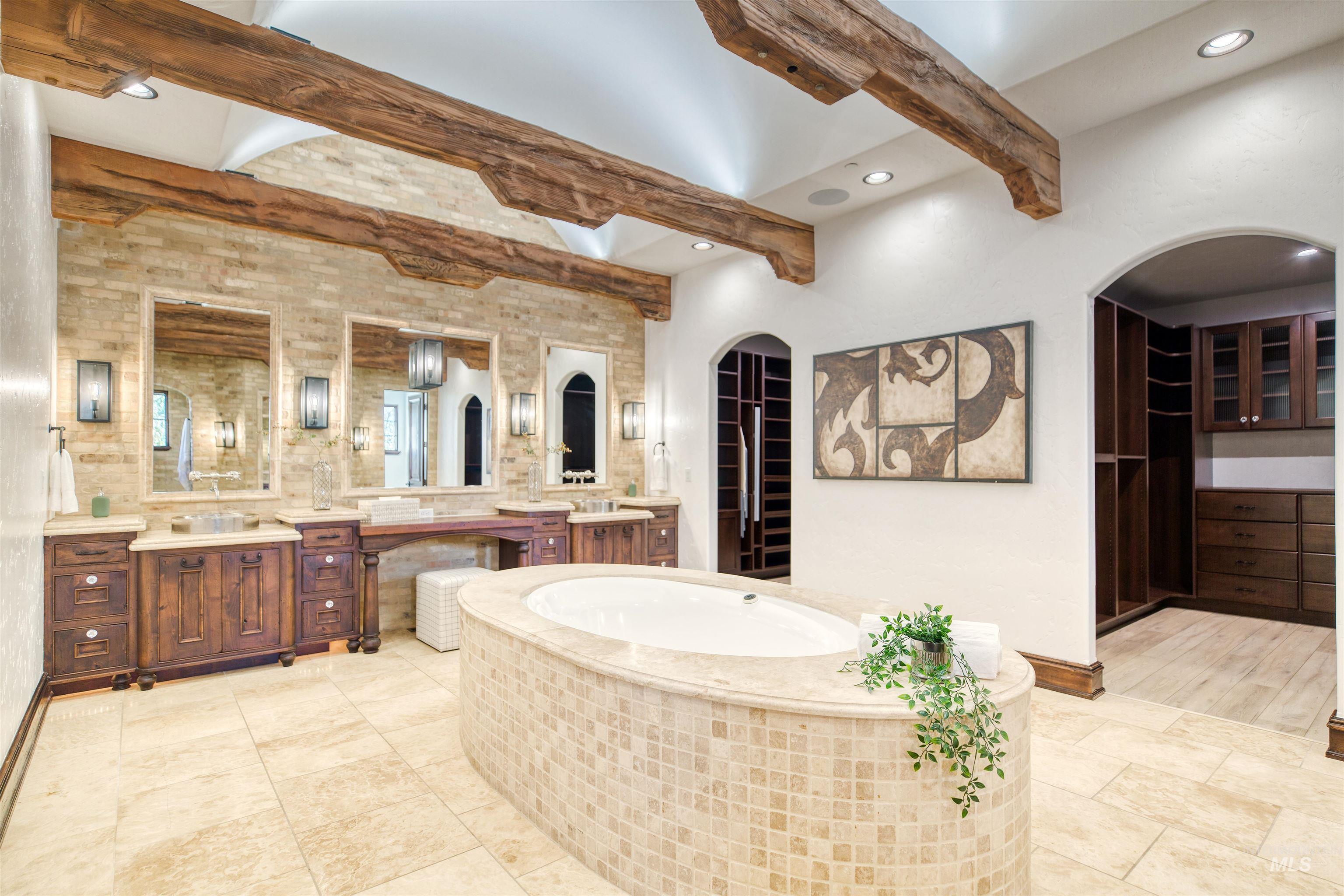 1887 N Moon Bello Way