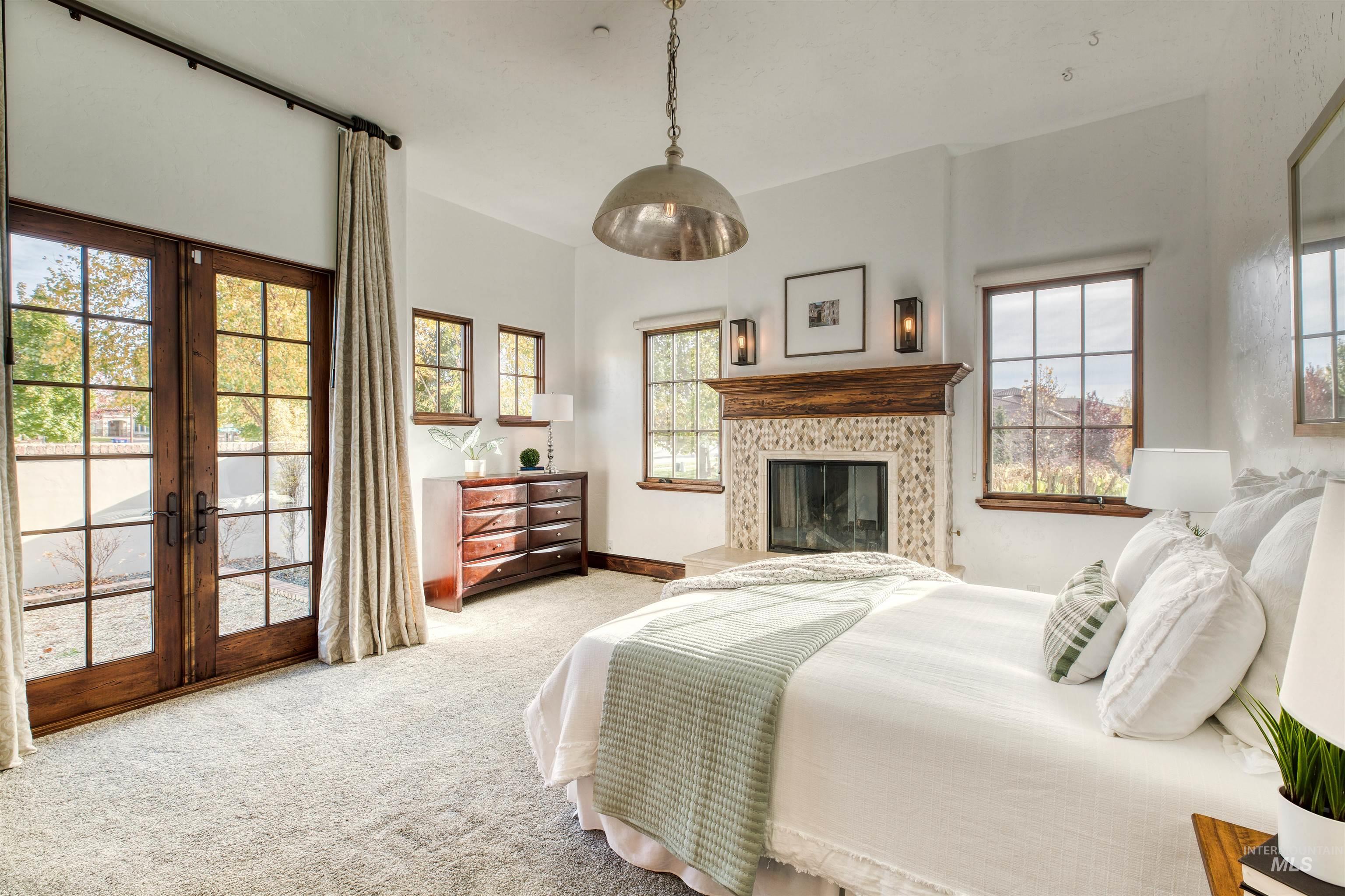 1887 N Moon Bello Way