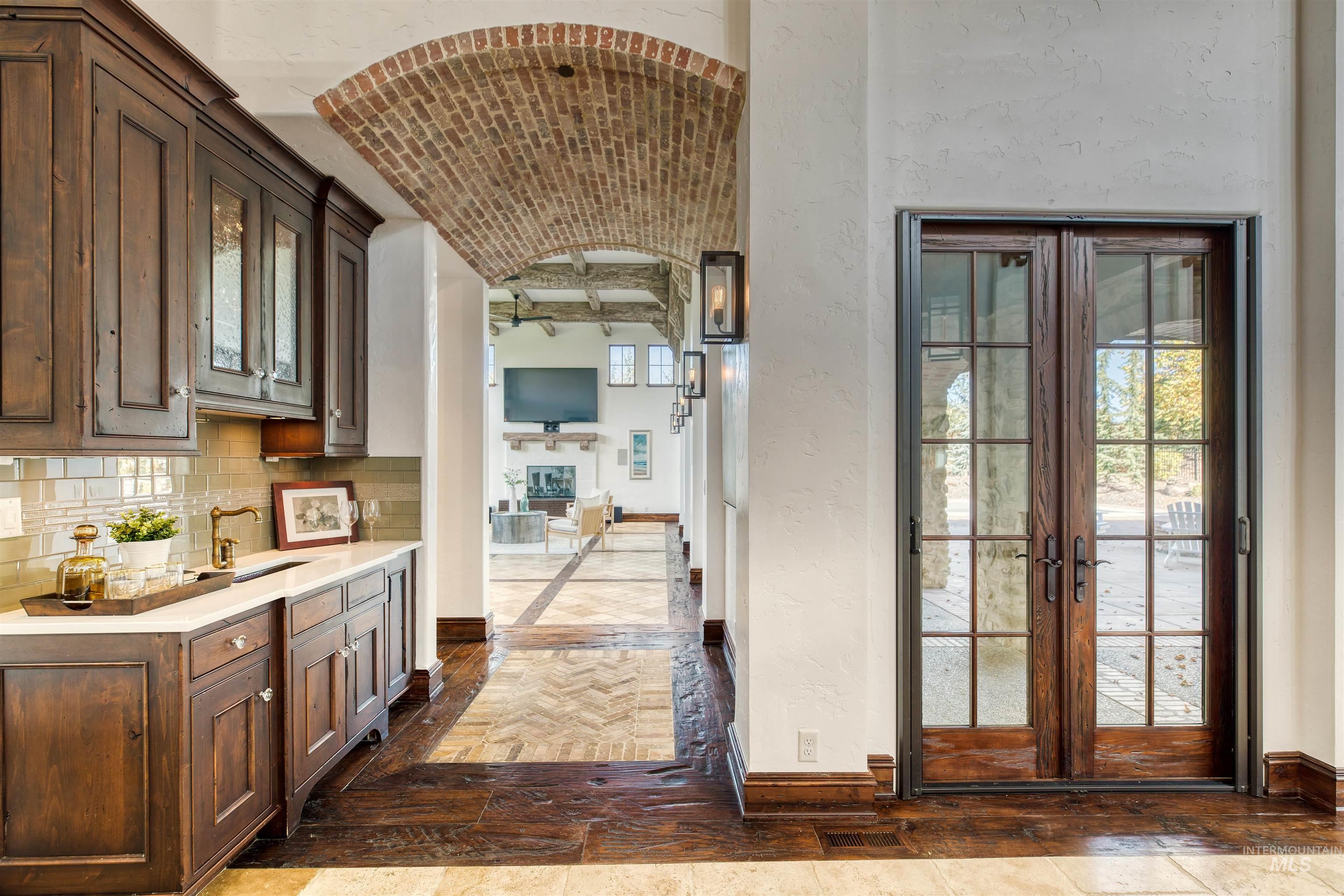 1887 N Moon Bello Way