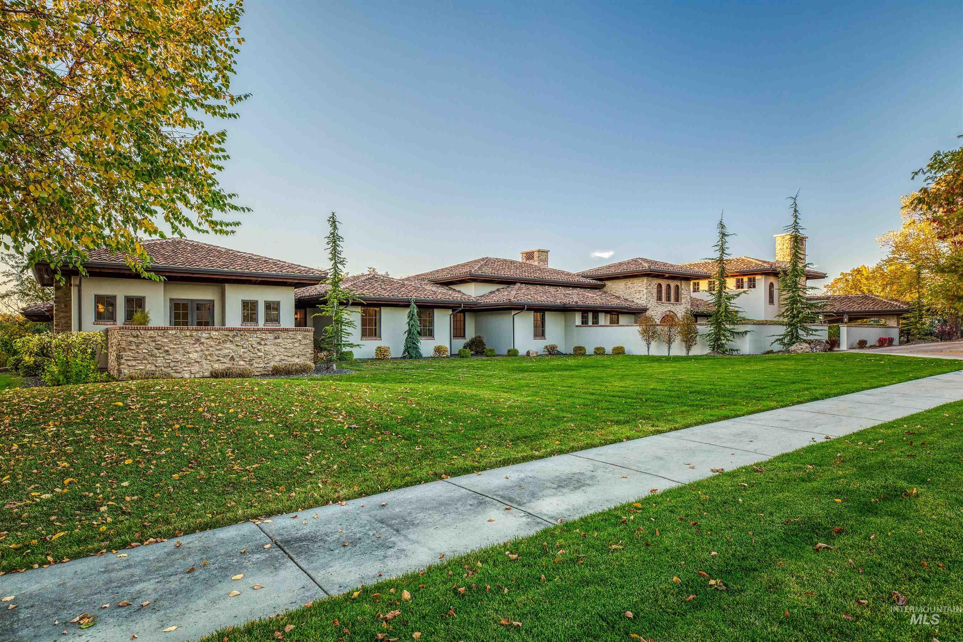 1887 N Moon Bello Way