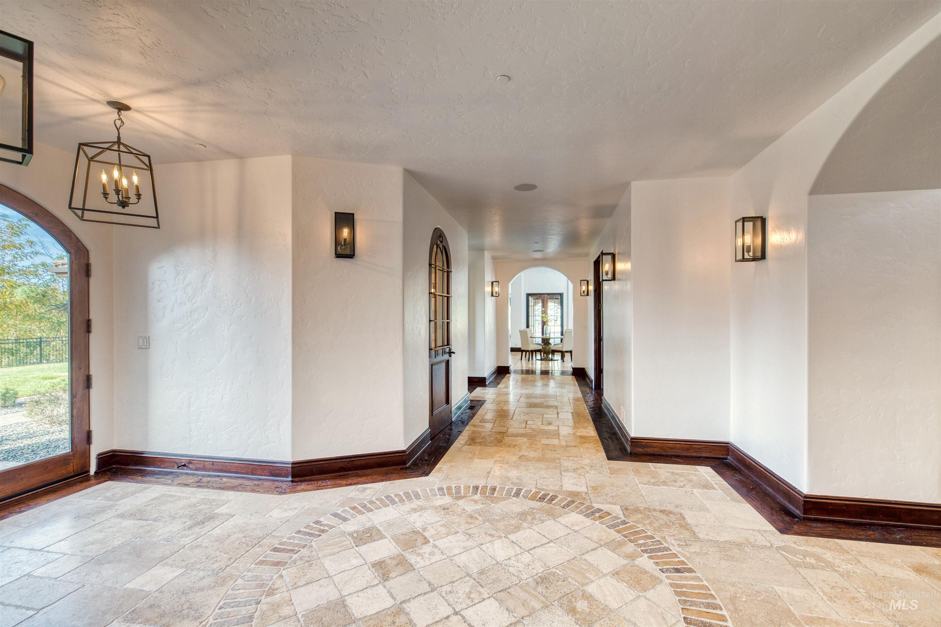 1887 N Moon Bello Way