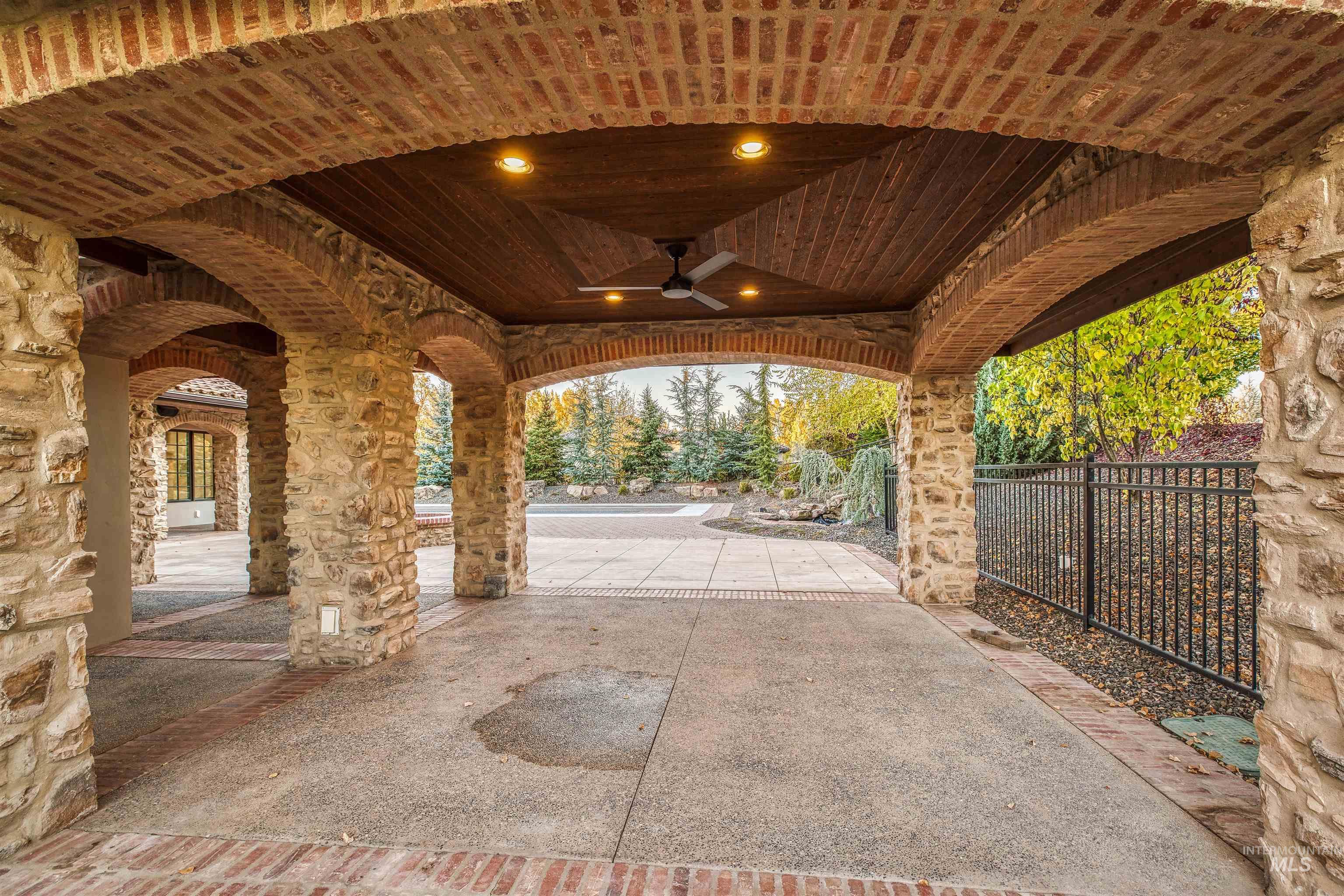 1887 N Moon Bello Way