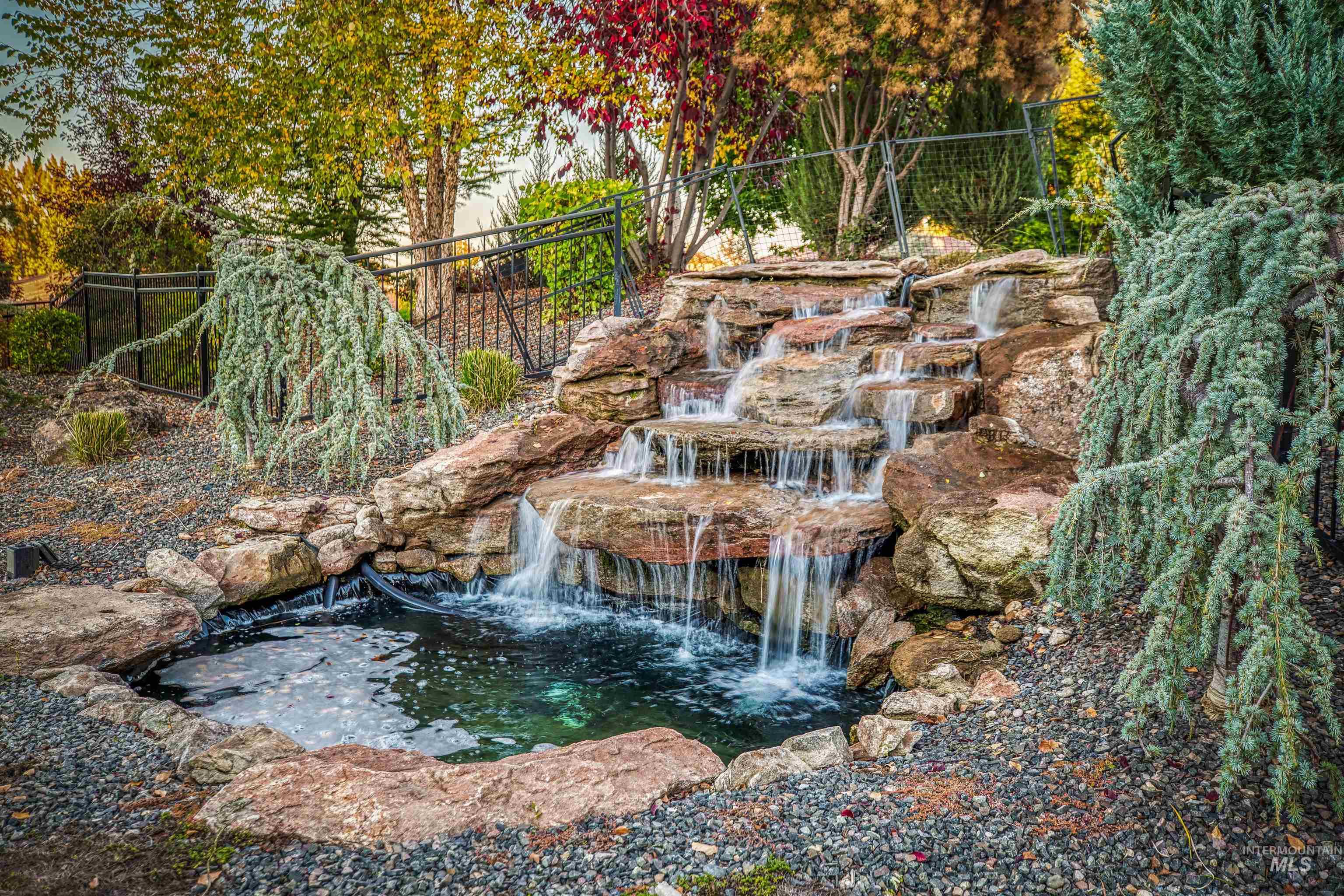 1887 N Moon Bello Way