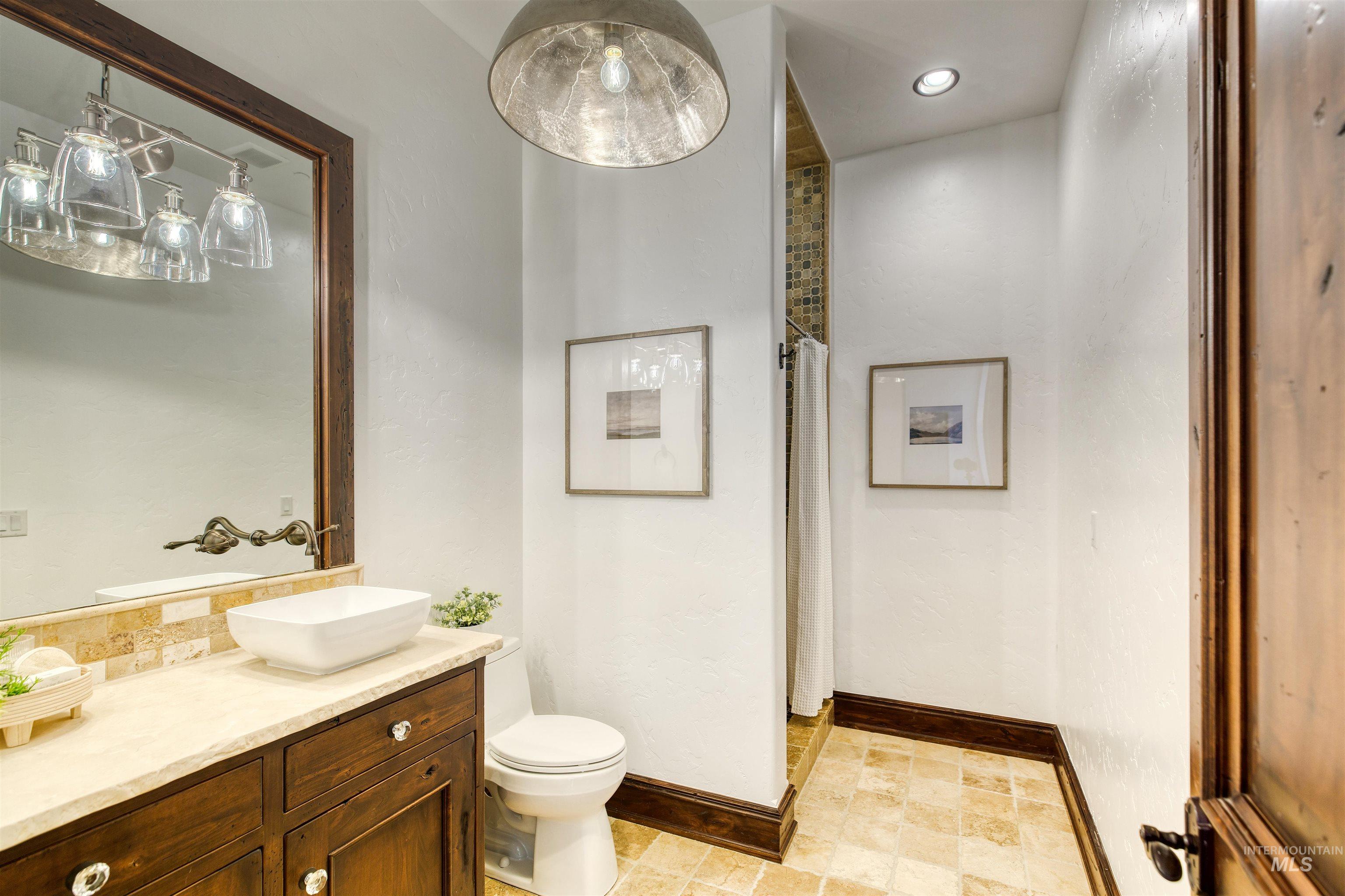 1887 N Moon Bello Way