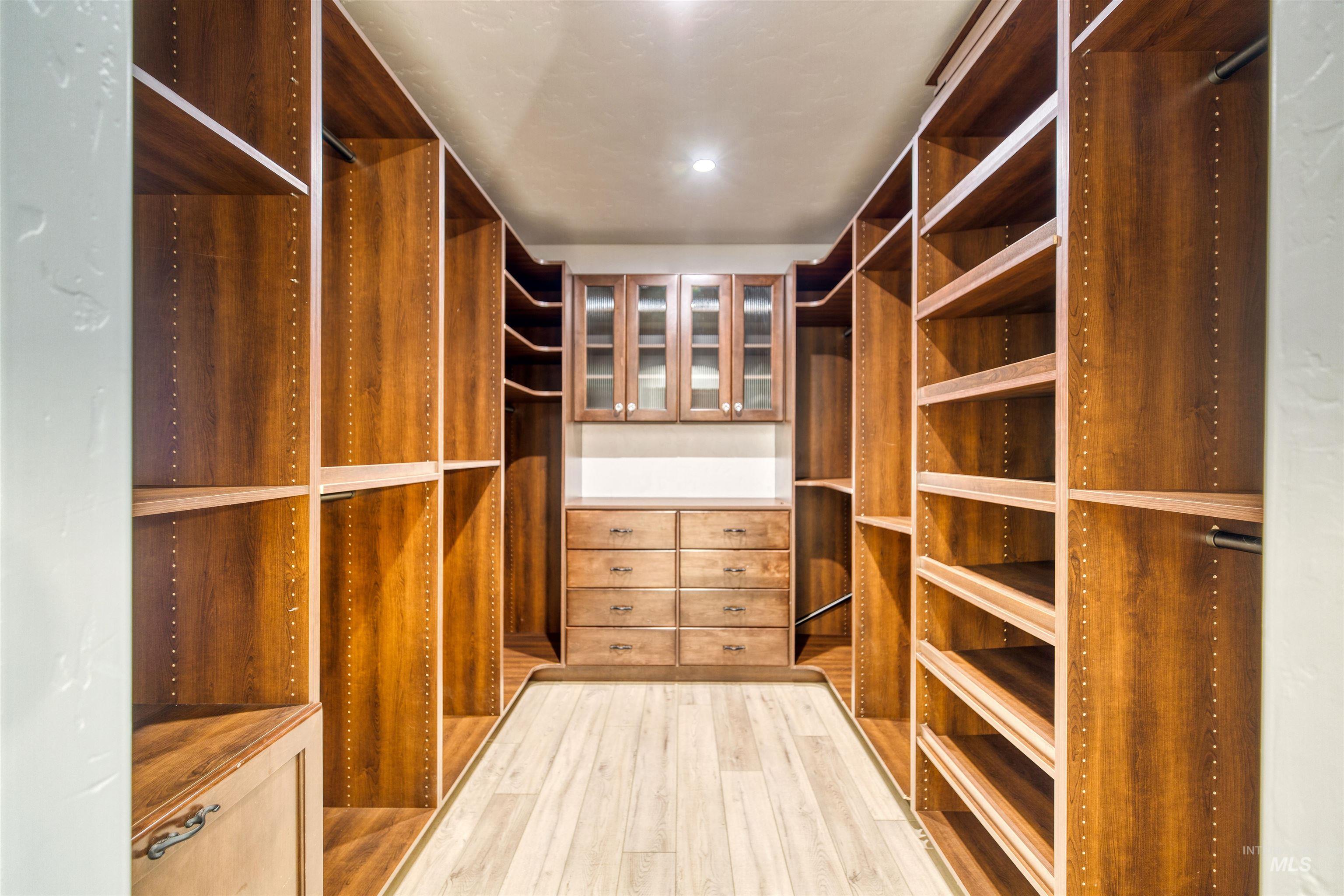 1887 N Moon Bello Way