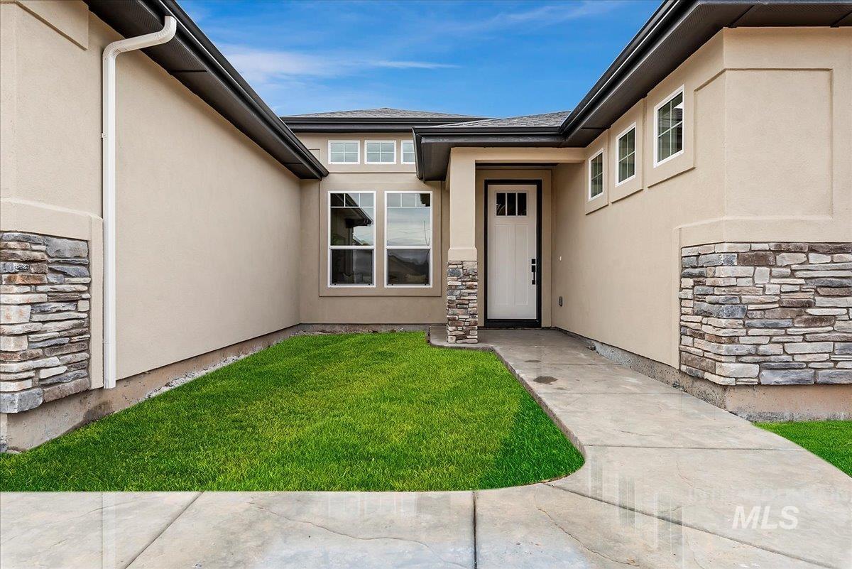 2306 N Sugar Loop Ave