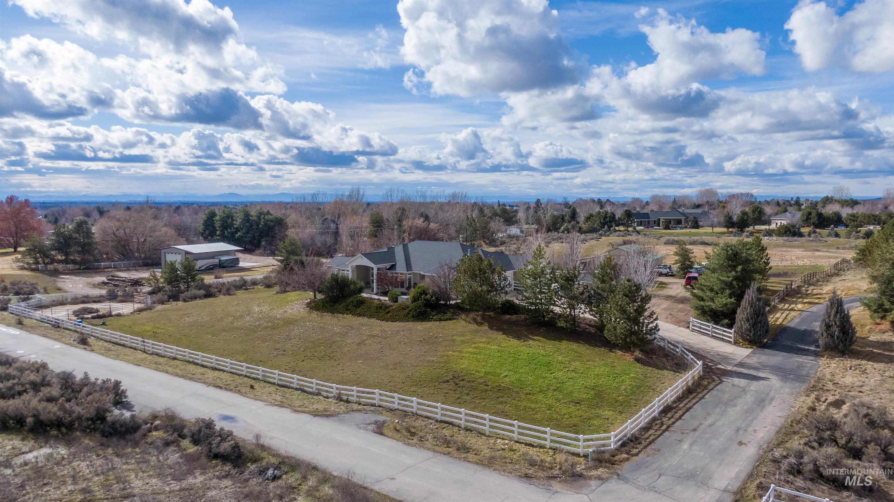 3939 N Falcon Ridge Ln