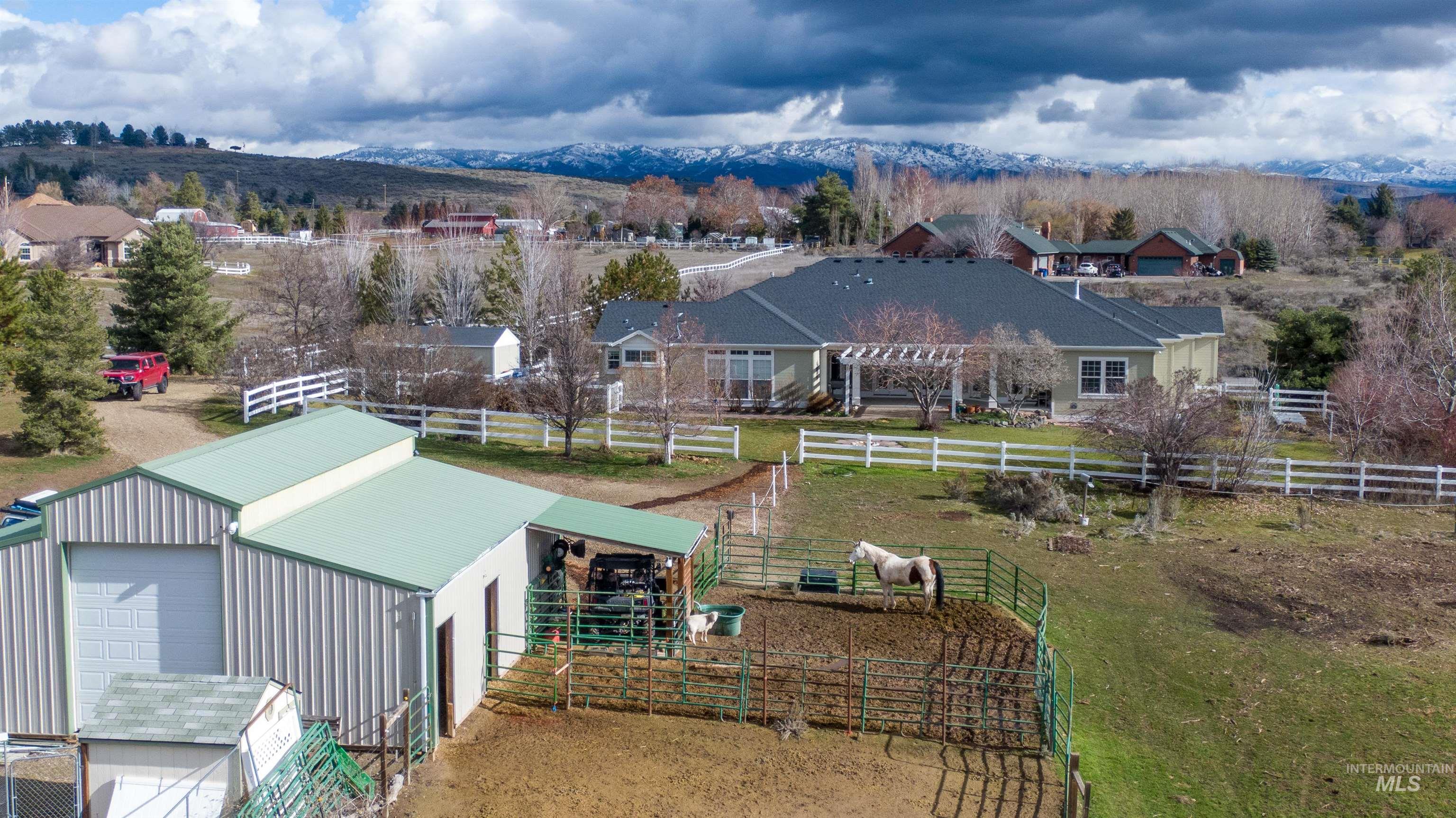 3939 N Falcon Ridge Ln