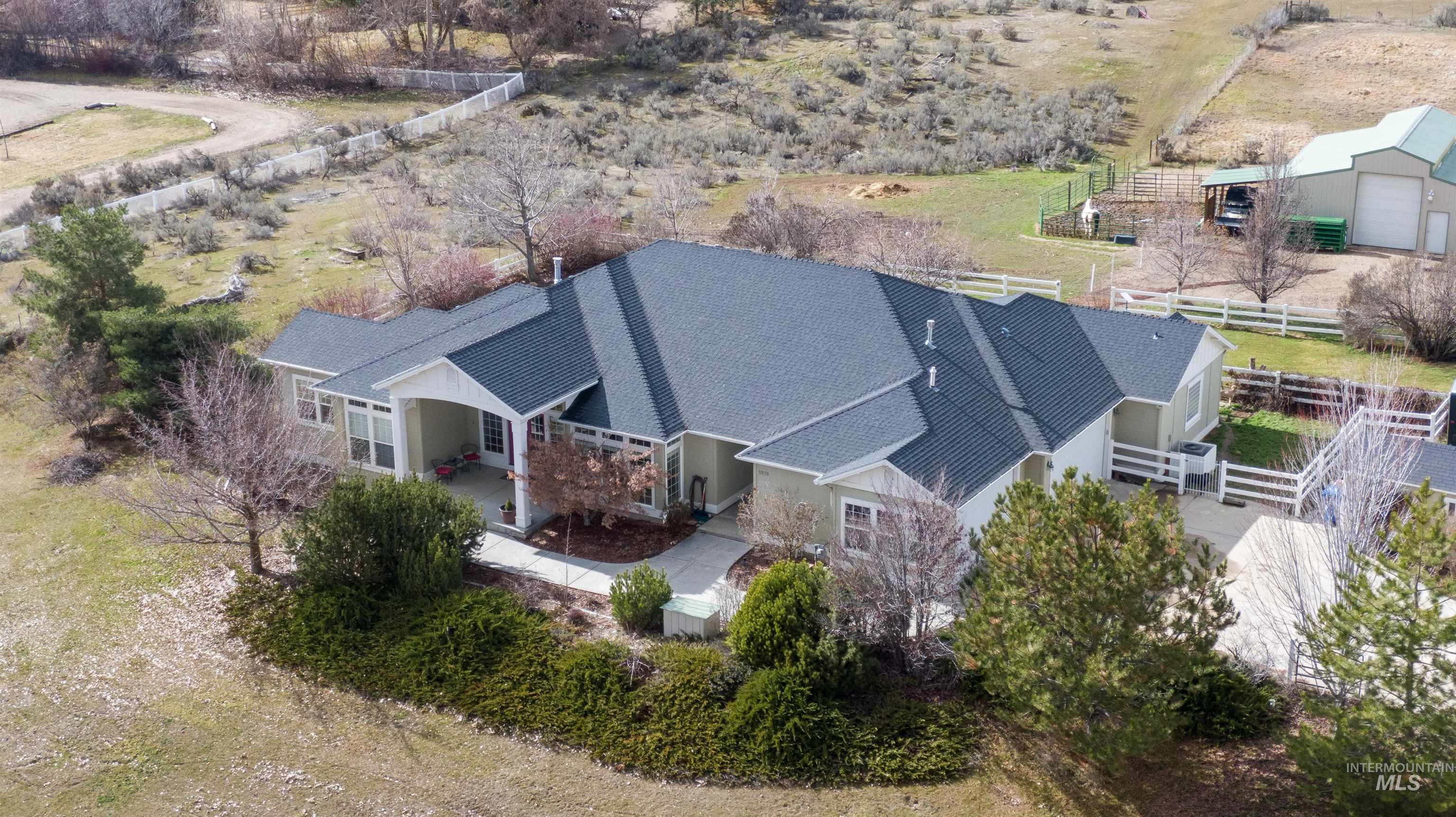 3939 N Falcon Ridge Ln