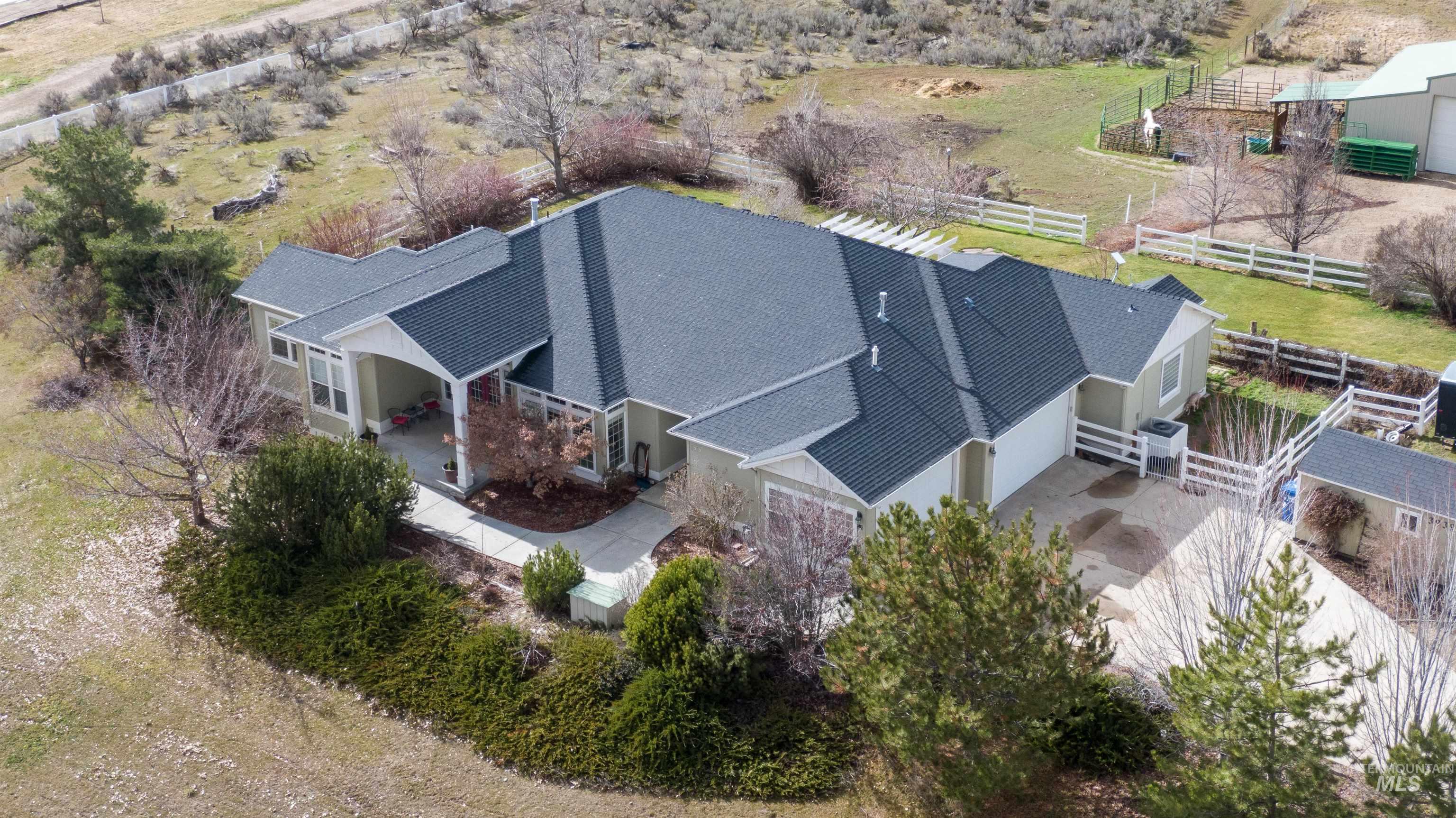 3939 N Falcon Ridge Ln