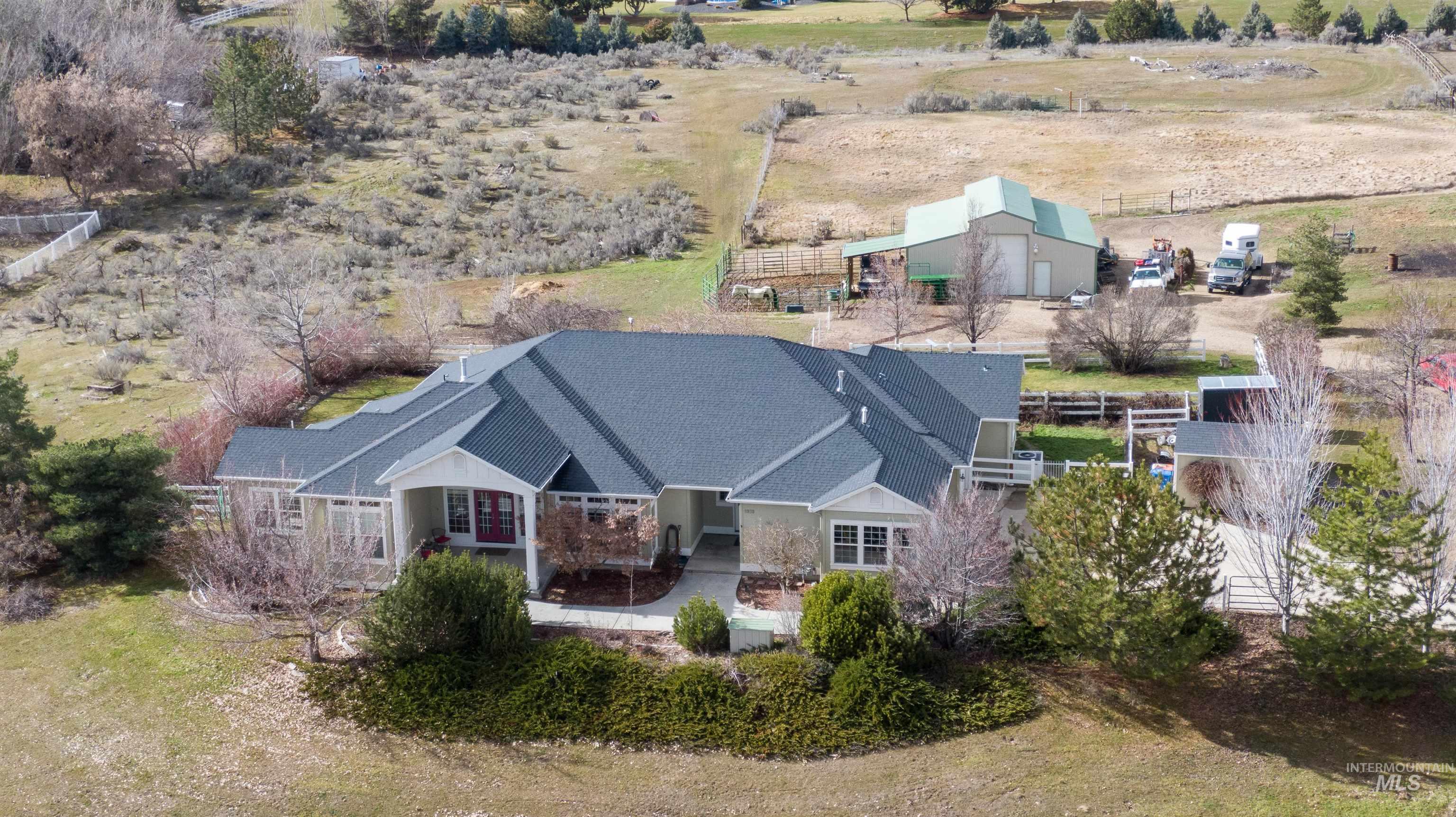 3939 N Falcon Ridge Ln