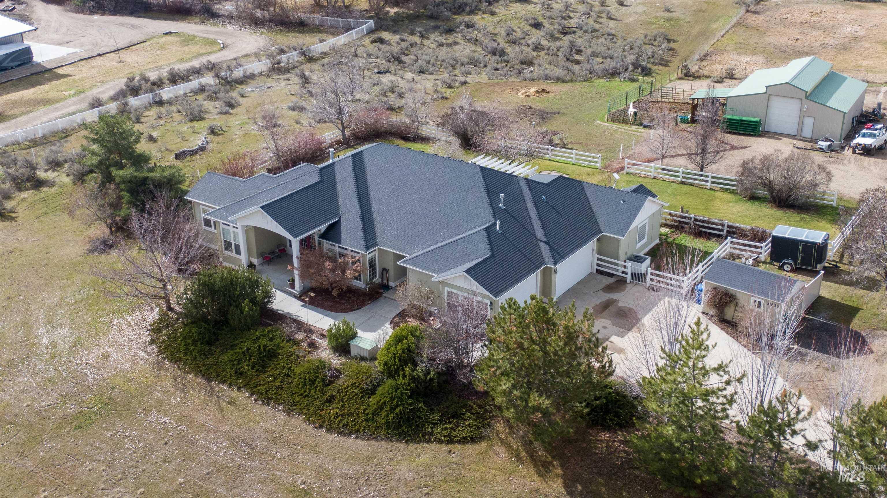 3939 N Falcon Ridge Ln