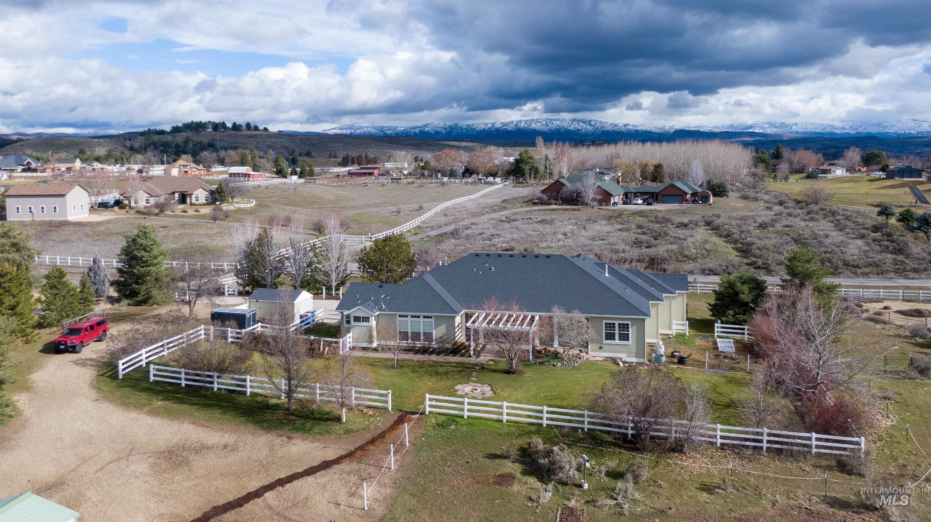 3939 N Falcon Ridge Ln