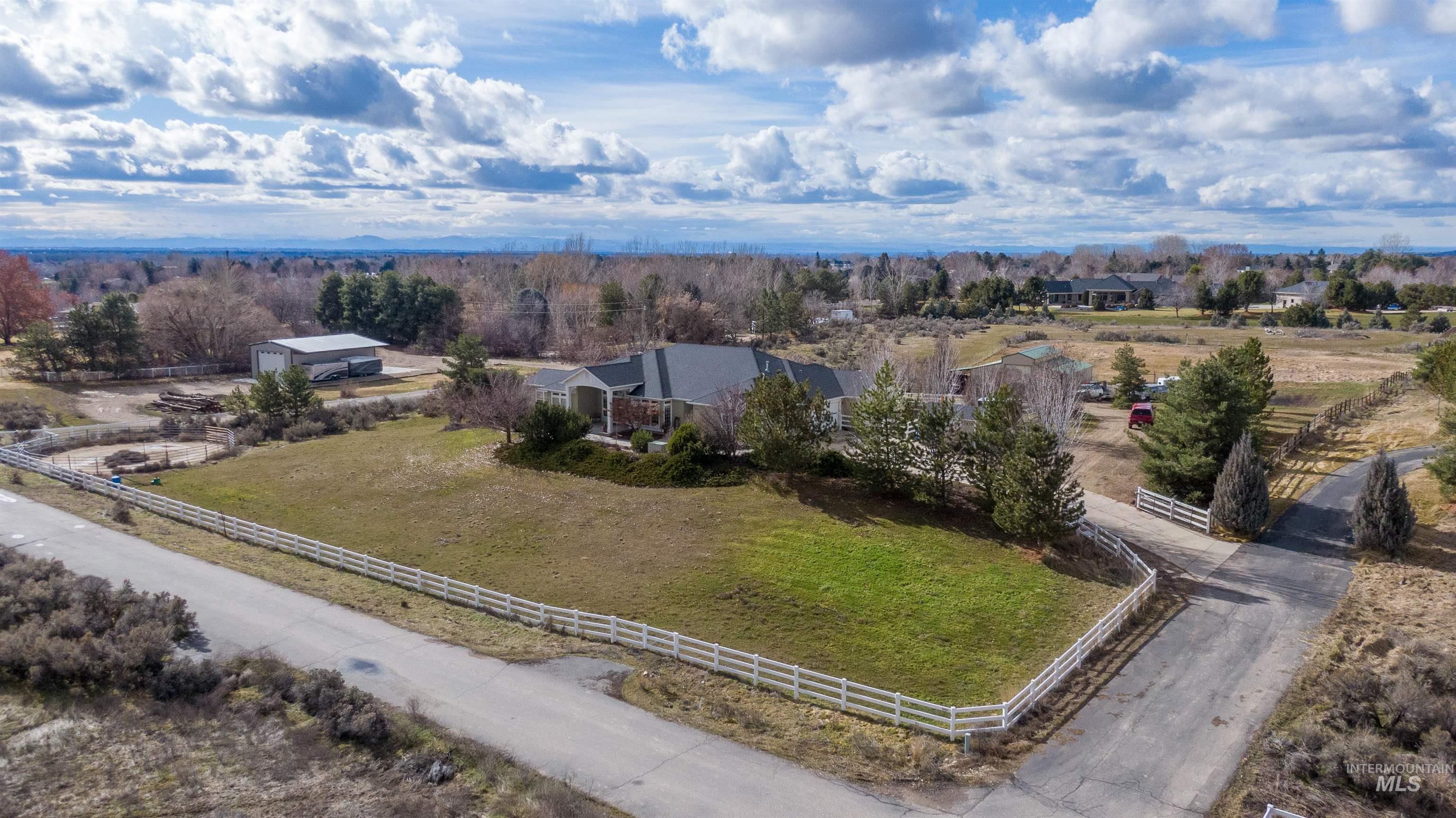 3939 N Falcon Ridge Ln