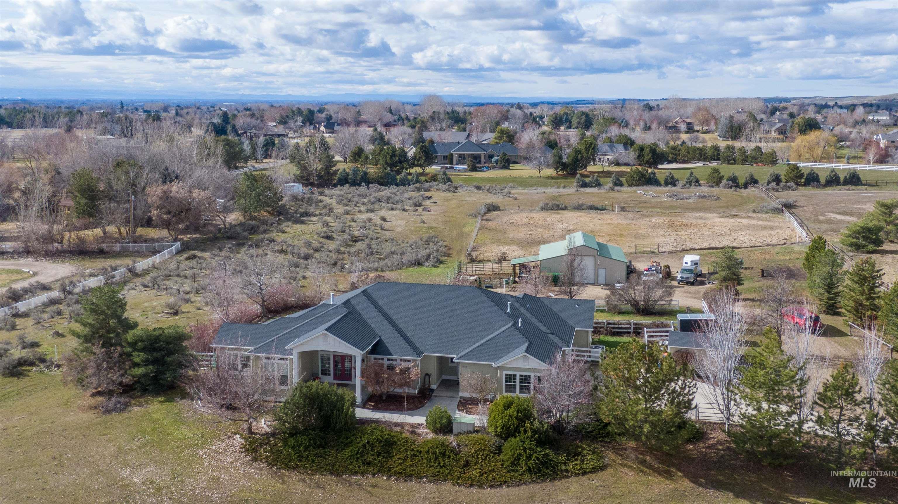 3939 N Falcon Ridge Ln