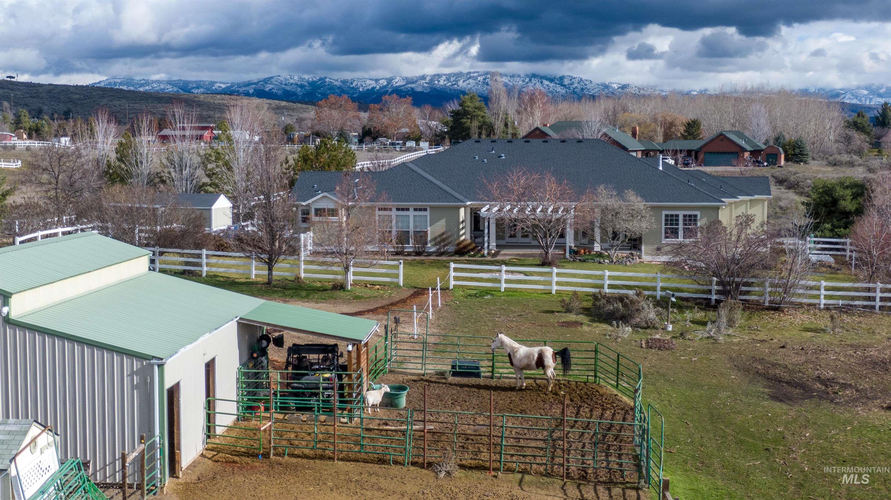 3939 N Falcon Ridge Ln