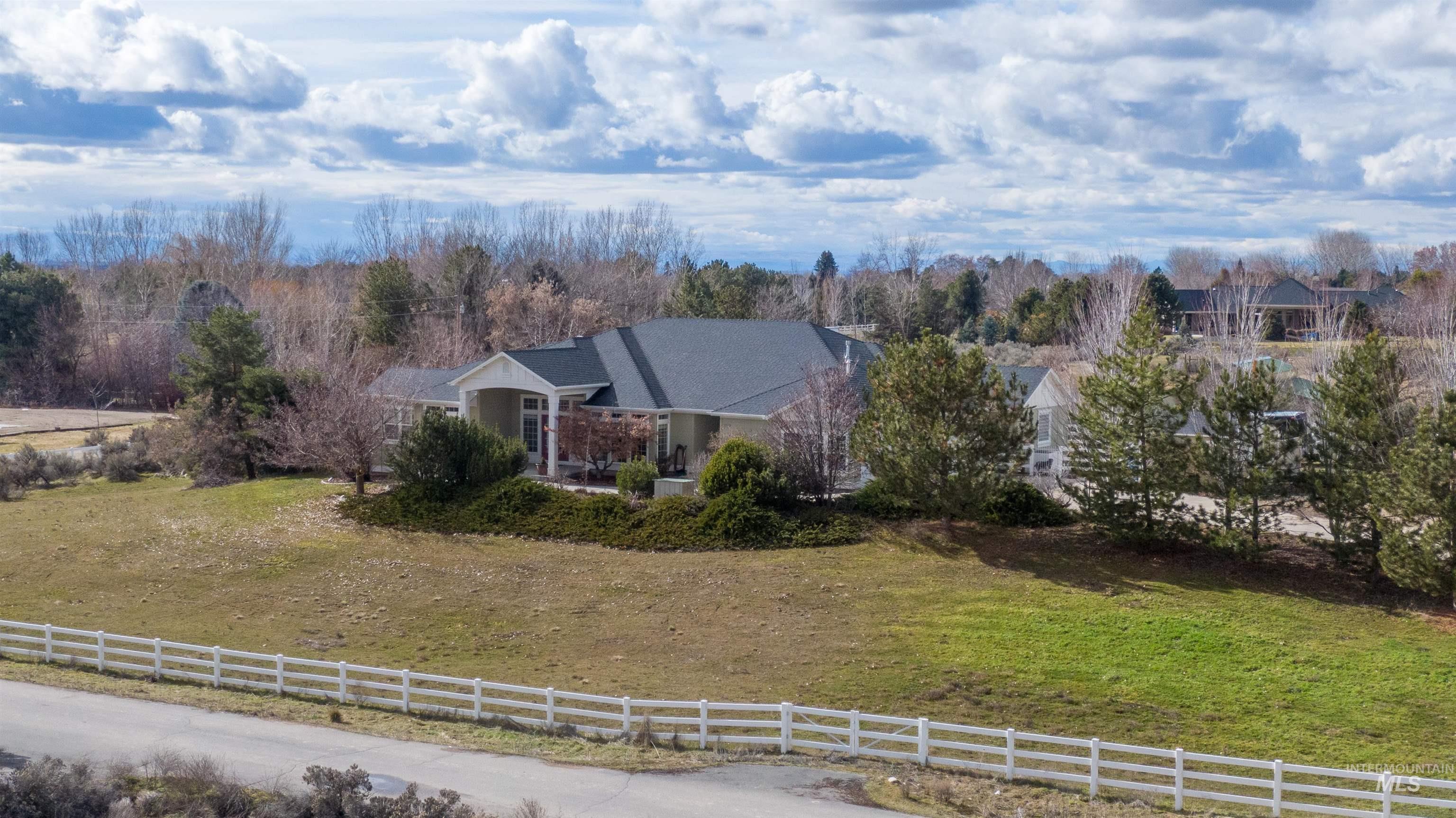 3939 N Falcon Ridge Ln