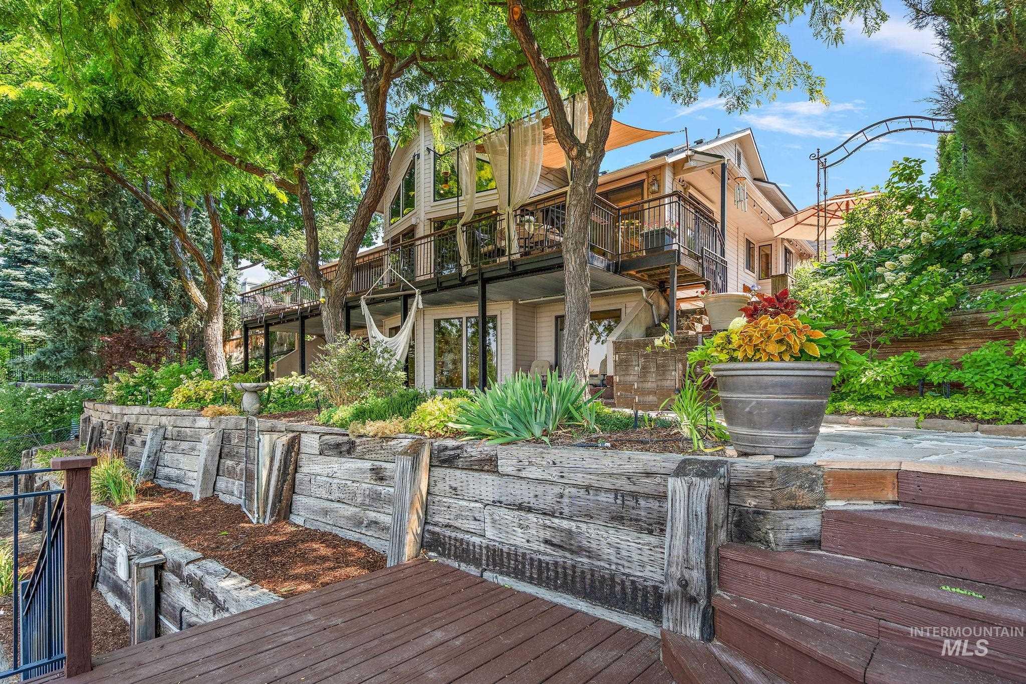 2603 N Peregrine Place