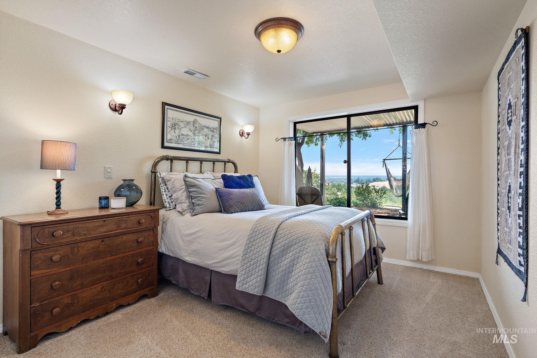 2603 N Peregrine Place