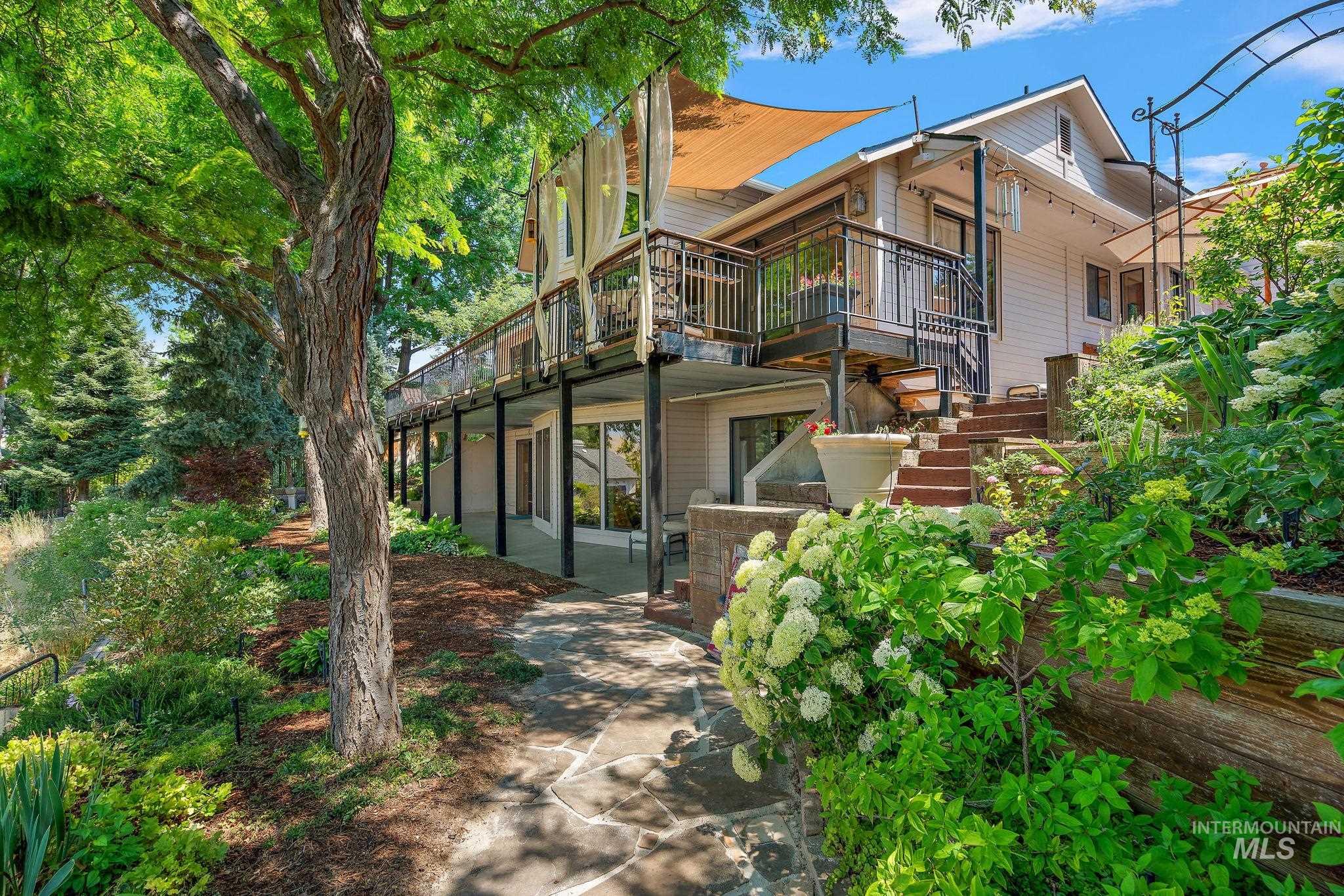 2603 N Peregrine Place