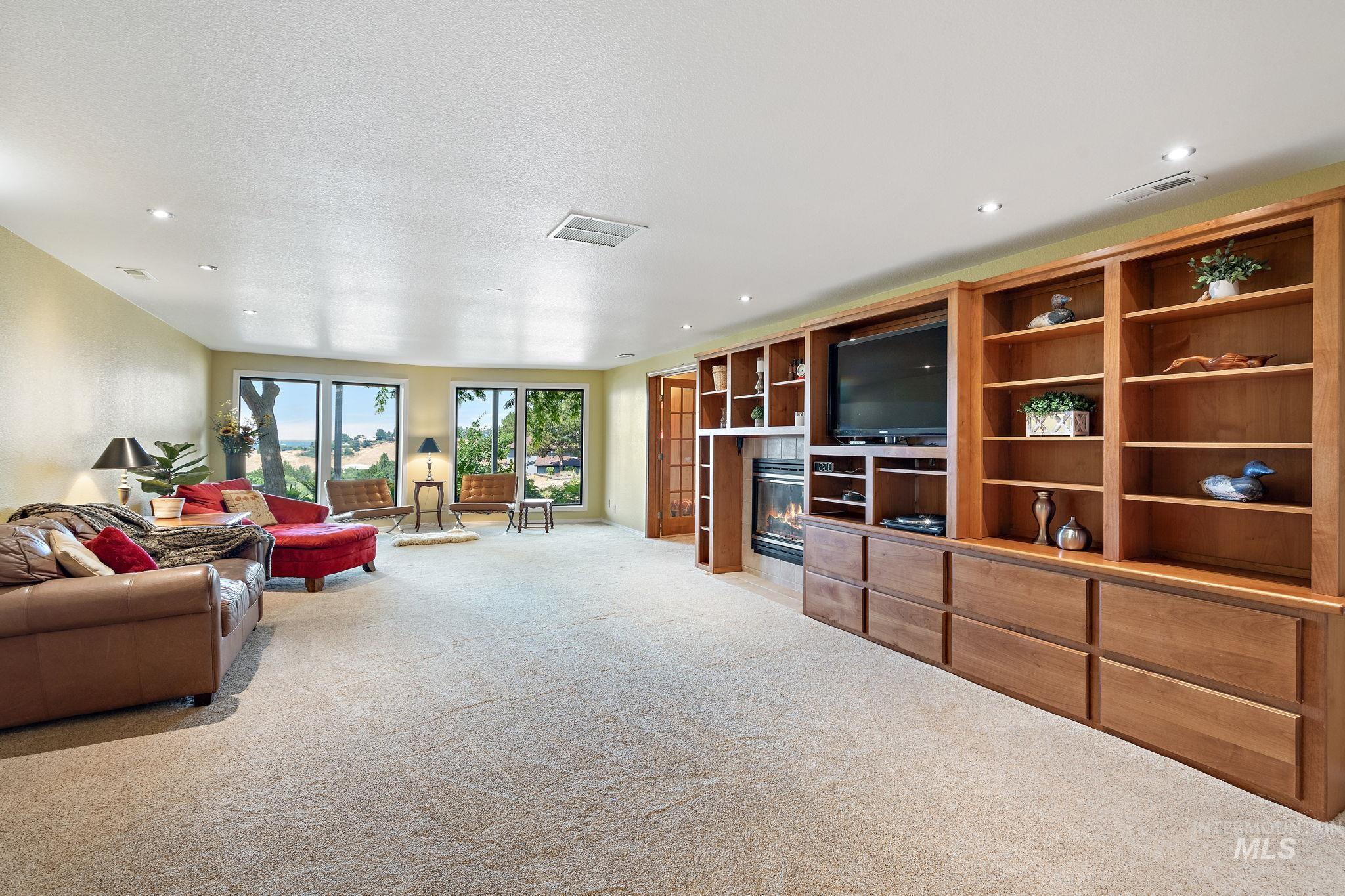 2603 N Peregrine Place