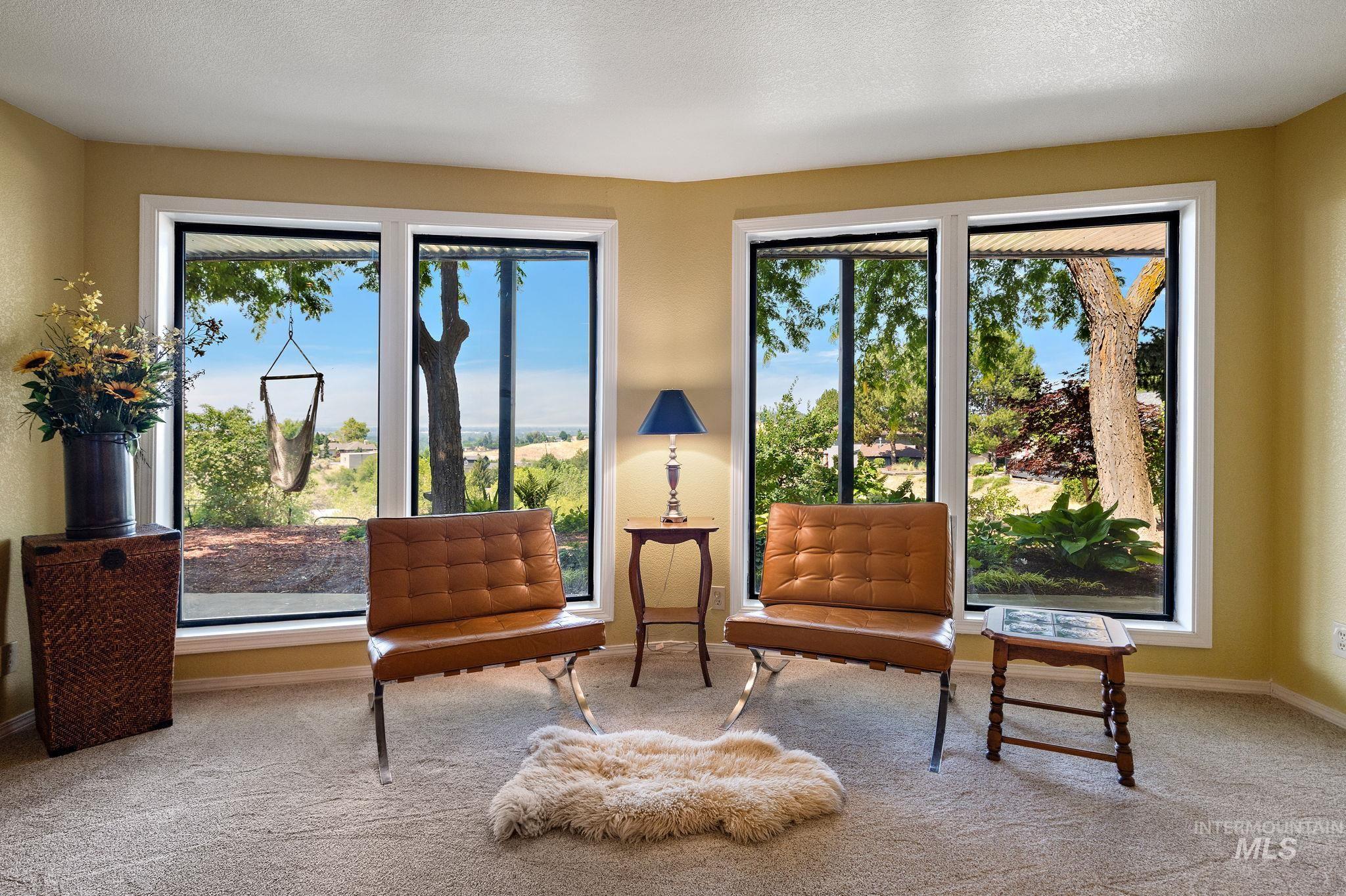 2603 N Peregrine Place