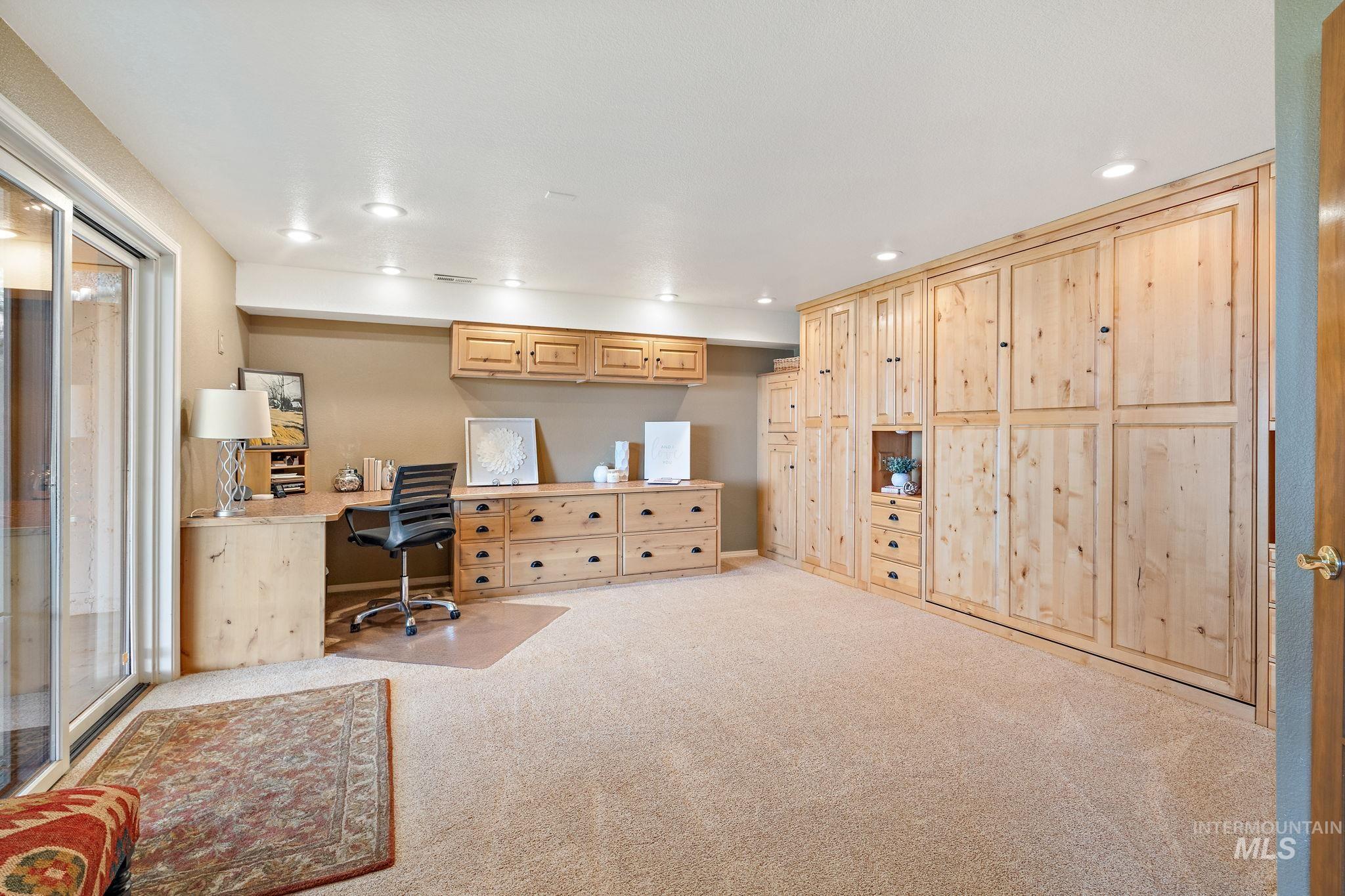 2603 N Peregrine Place