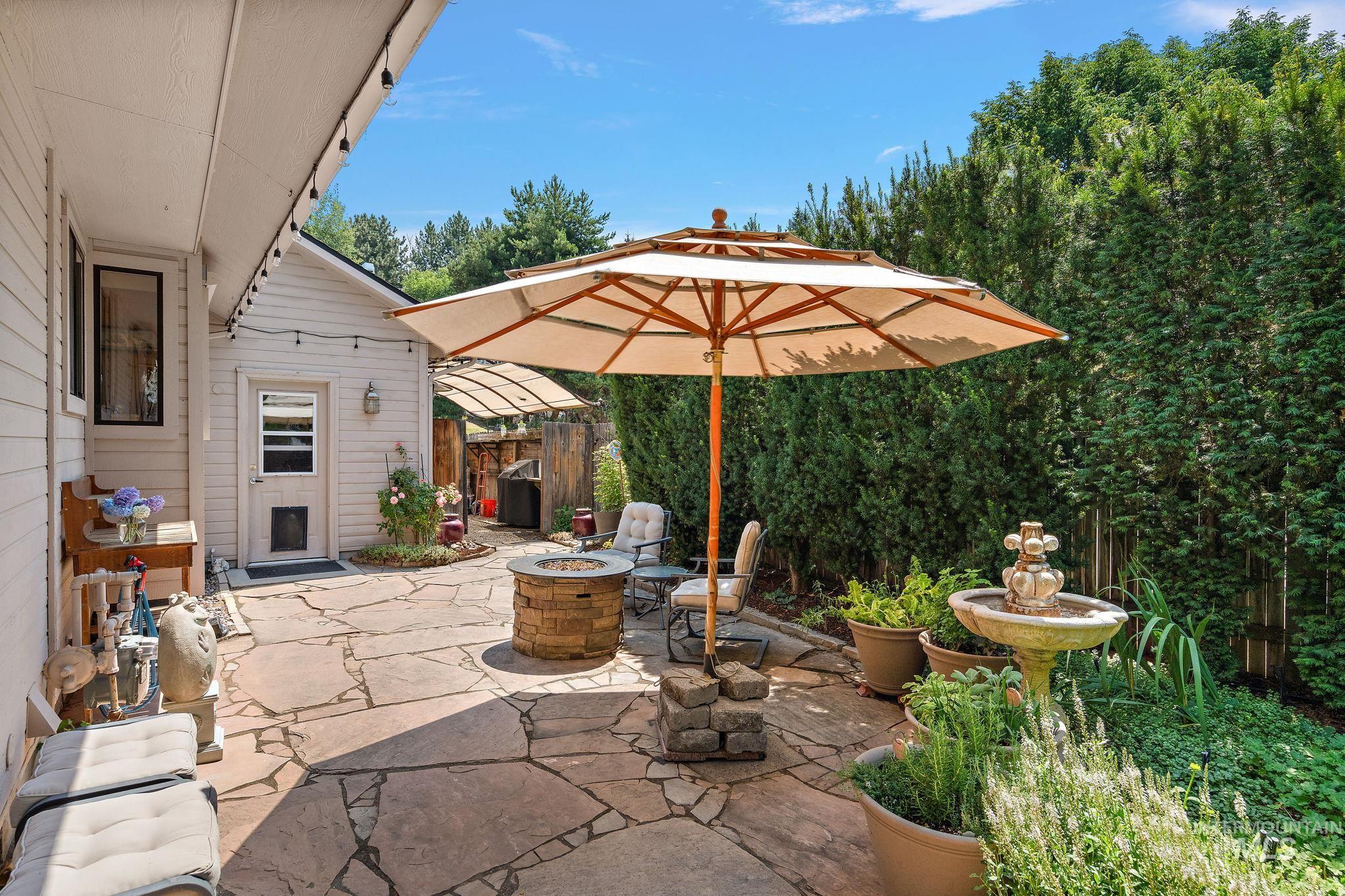 2603 N Peregrine Place