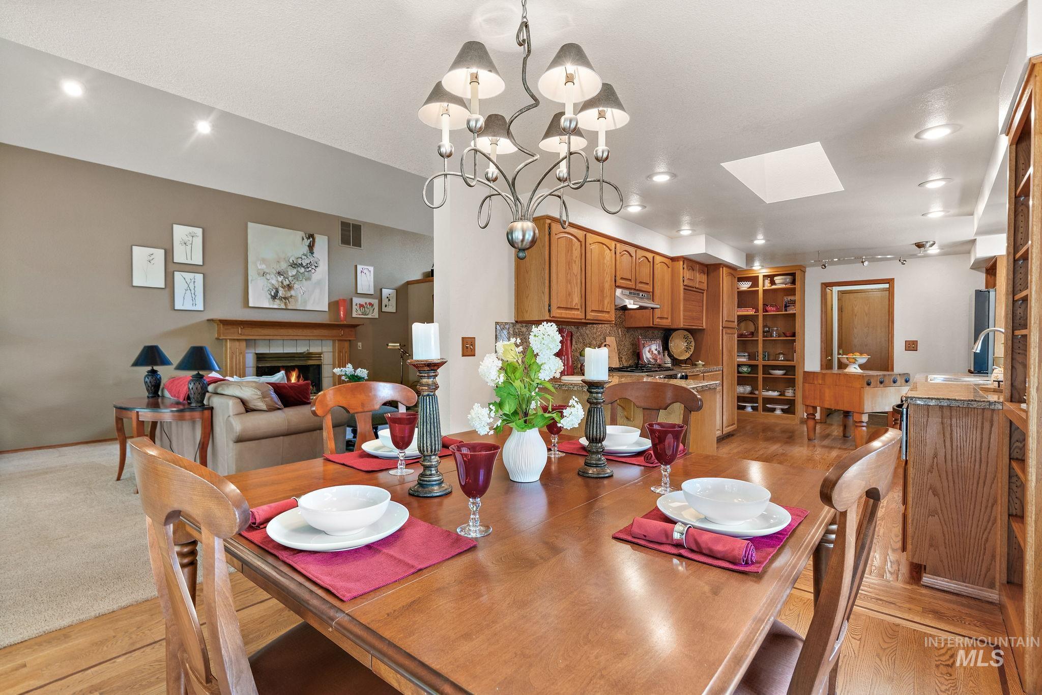 2603 N Peregrine Place