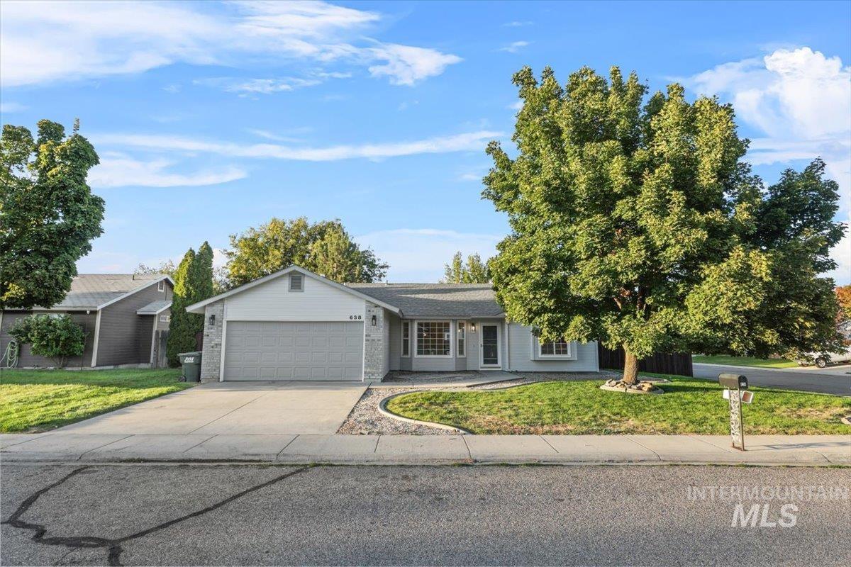 638 W White Fang St.