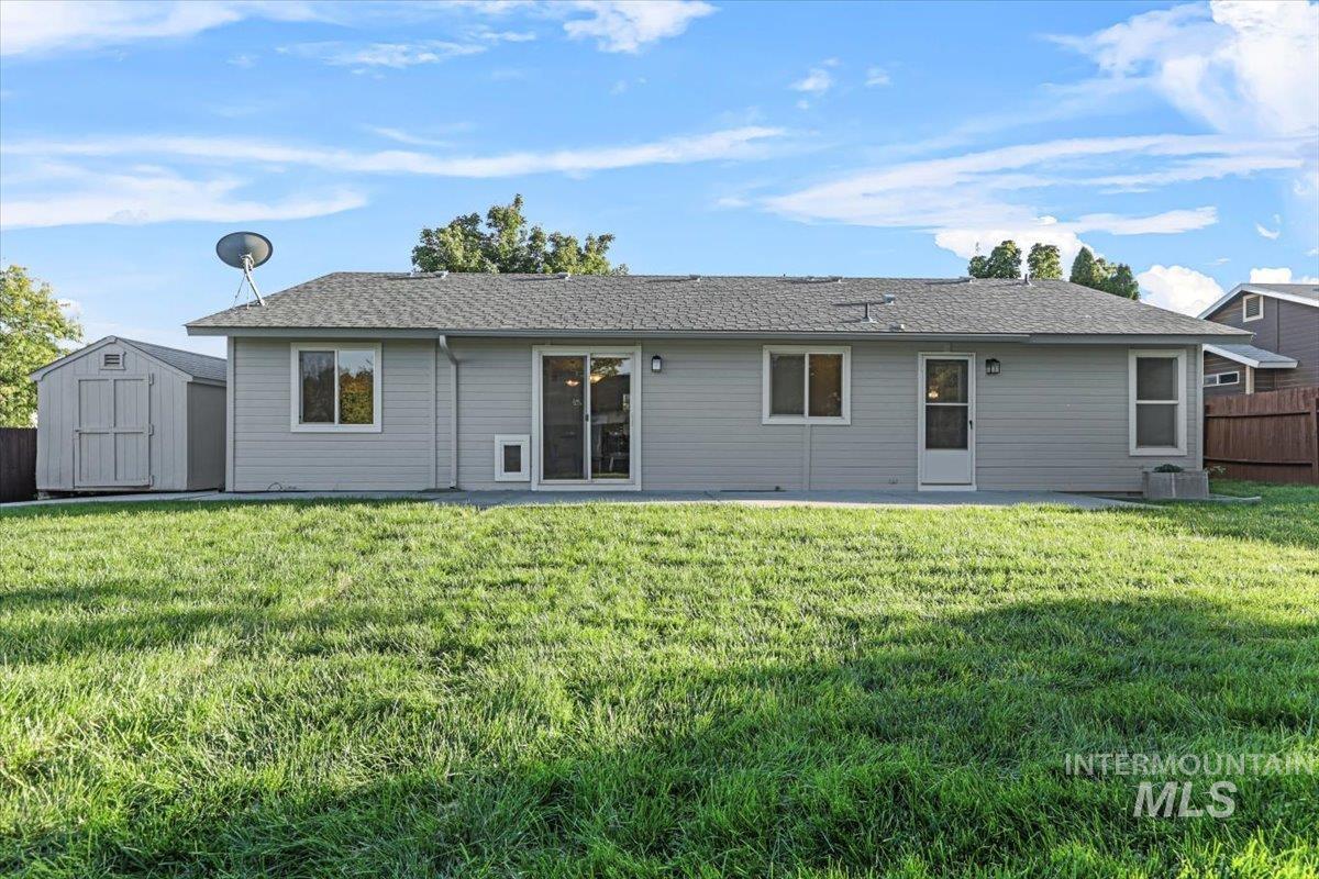 638 W White Fang St.