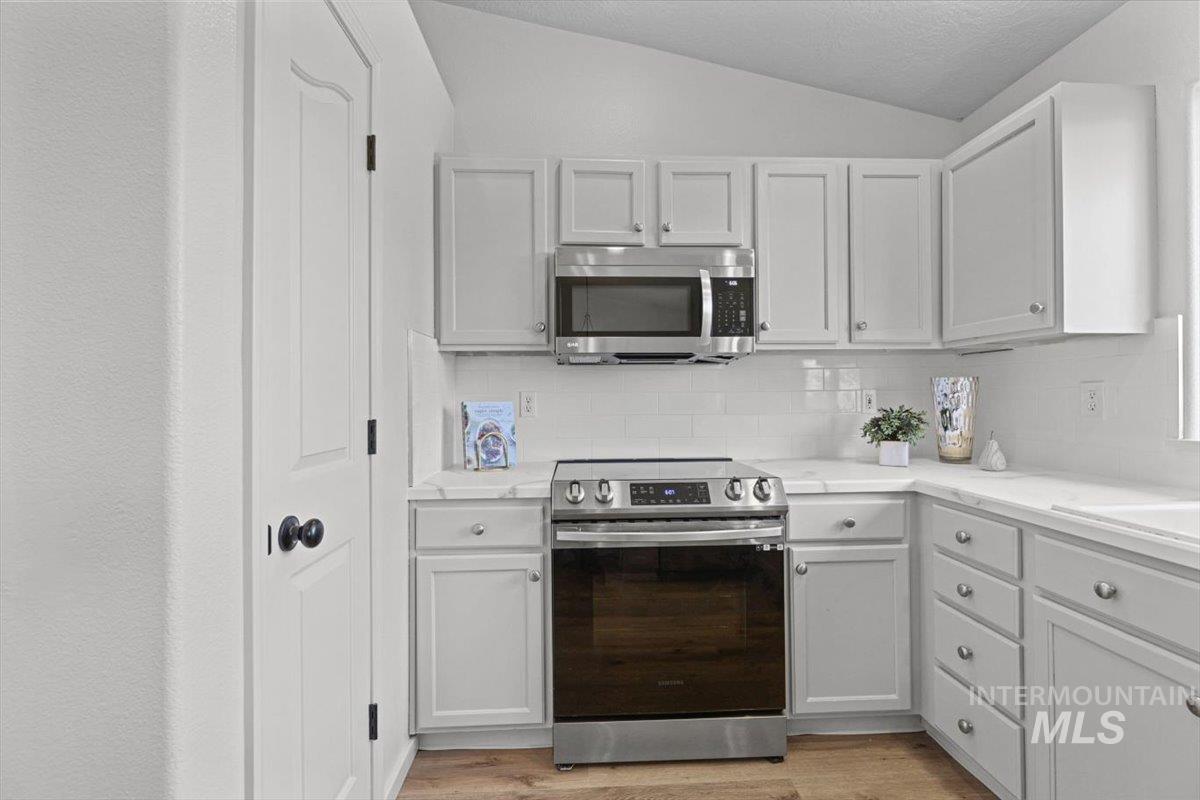 638 W White Fang St.