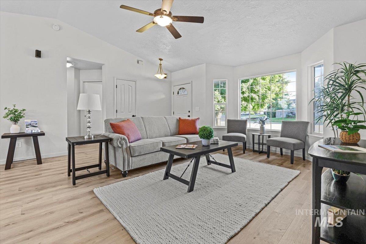 638 W White Fang St.