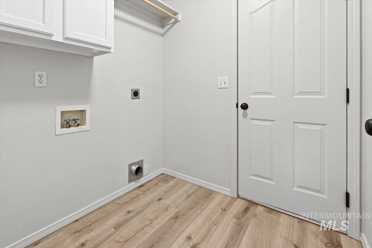 638 W White Fang St.