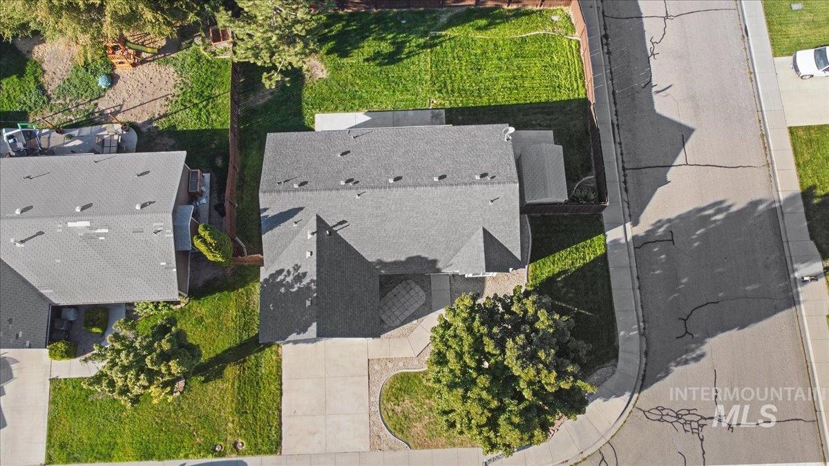 638 W White Fang St.