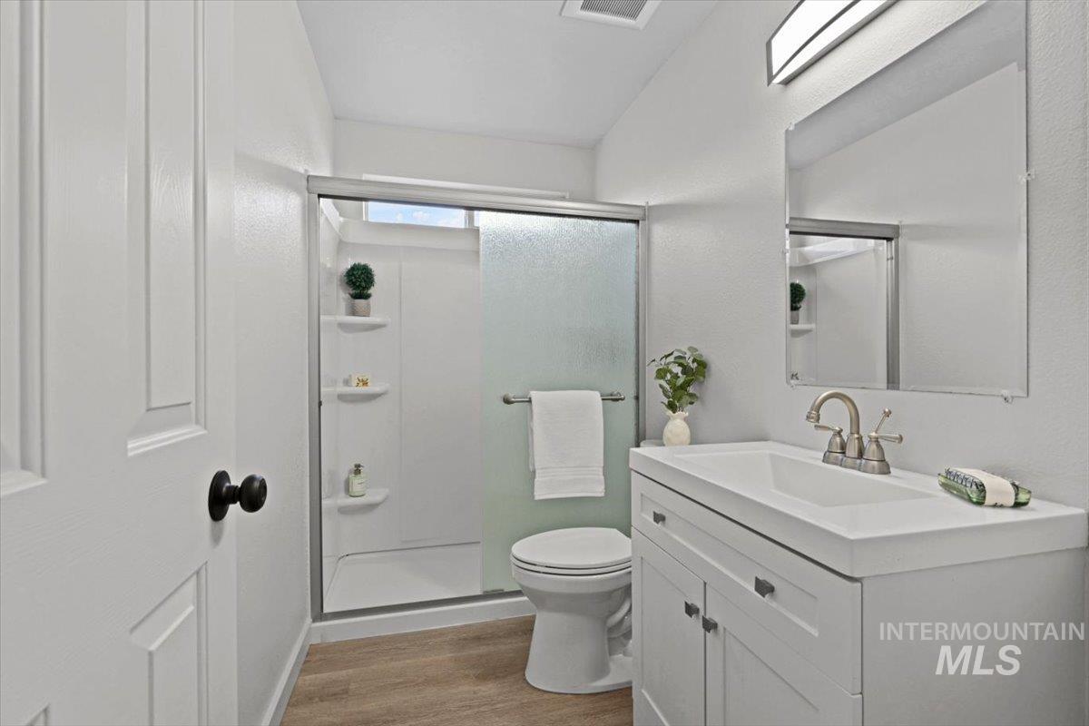 638 W White Fang St.