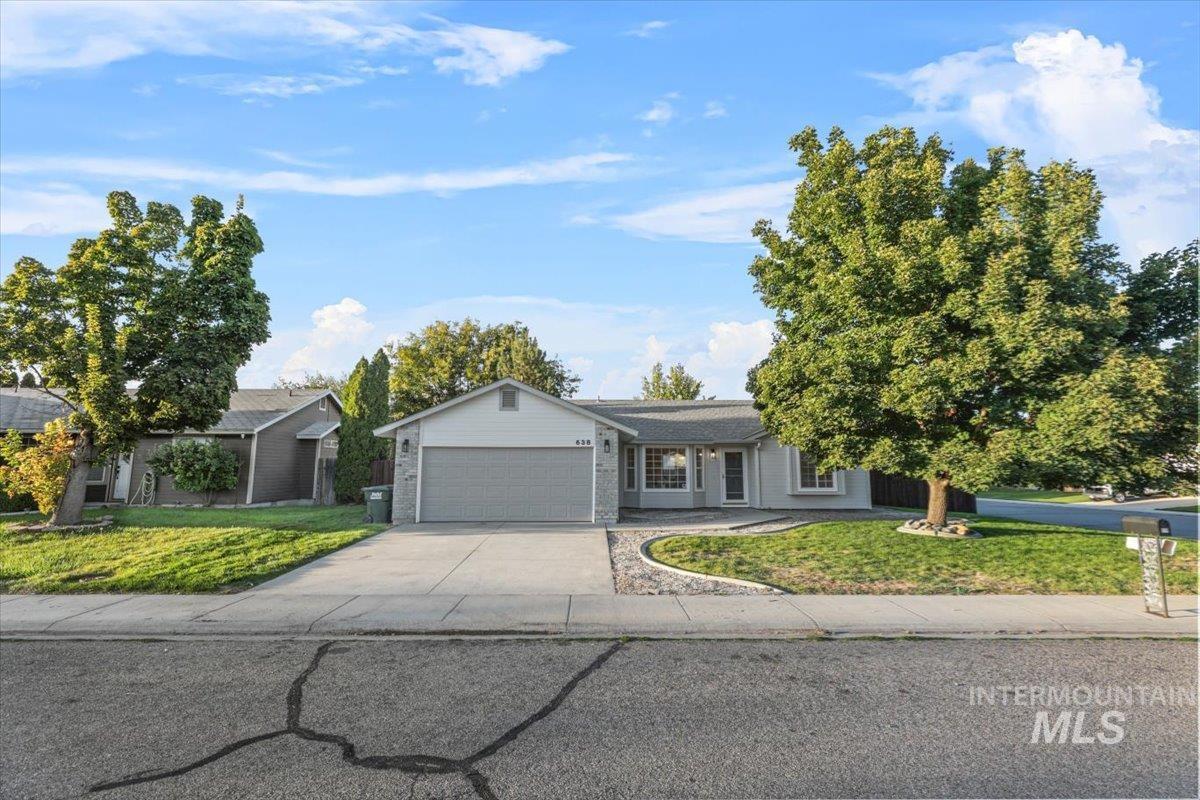 638 W White Fang St.