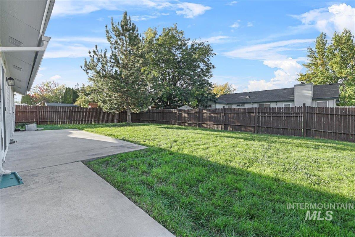 638 W White Fang St.