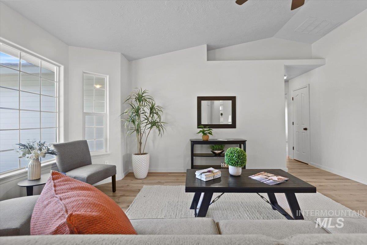 638 W White Fang St.