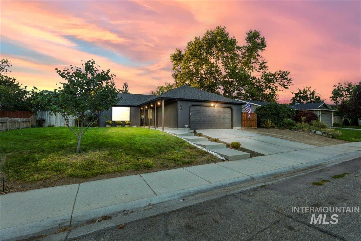 2371 N Monaco Way