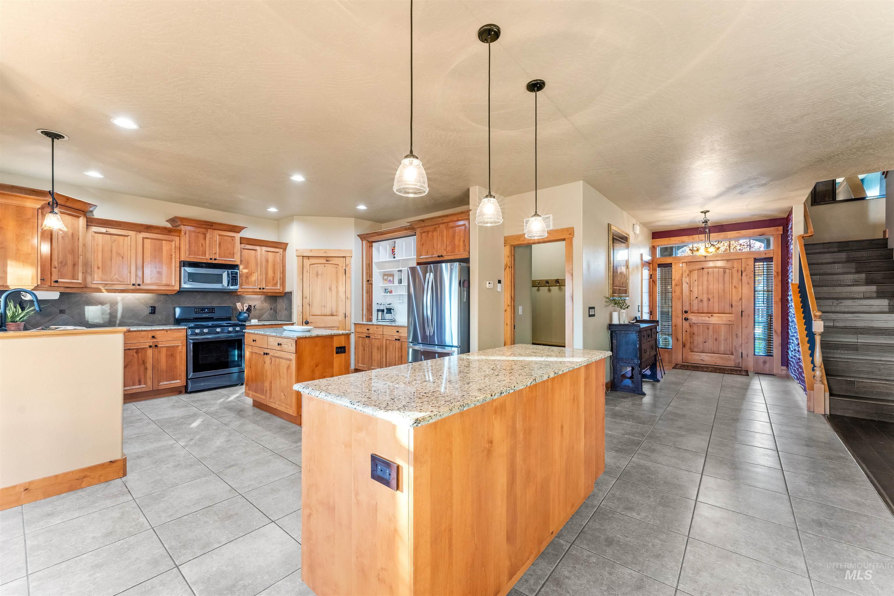 857 E Yucca Canyon St